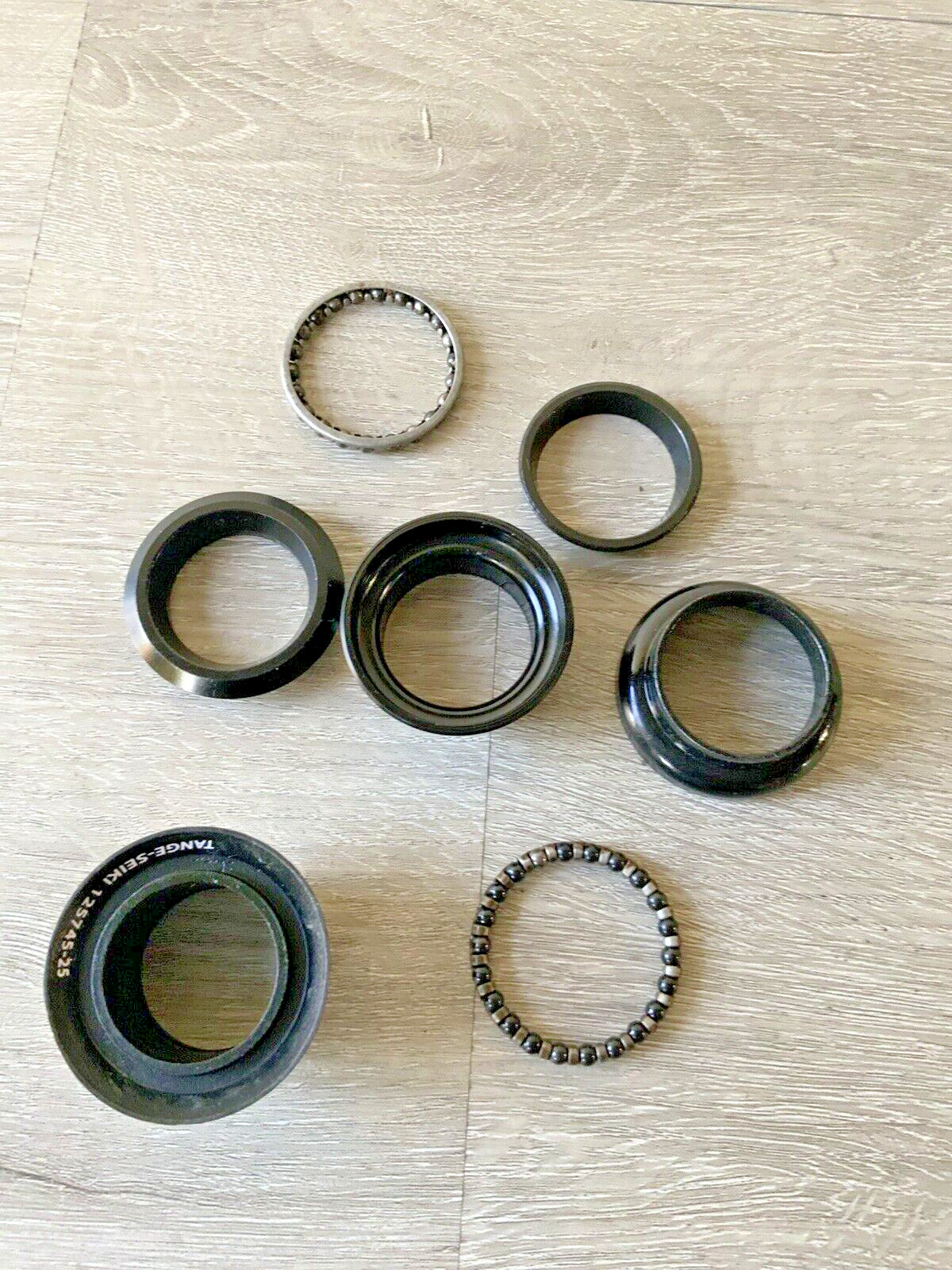 SEIKI HEADSET 1 1/8 INCH THREADLESS BLACK 126 GRAMS