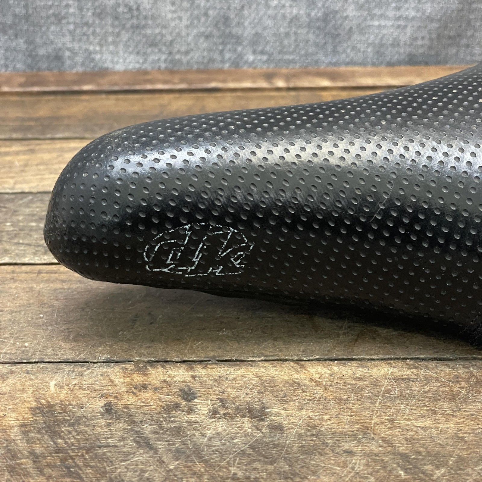 Vintage DK BMX Seat Padded MId School Rail Loaf BMX Bike Freestyle Cut