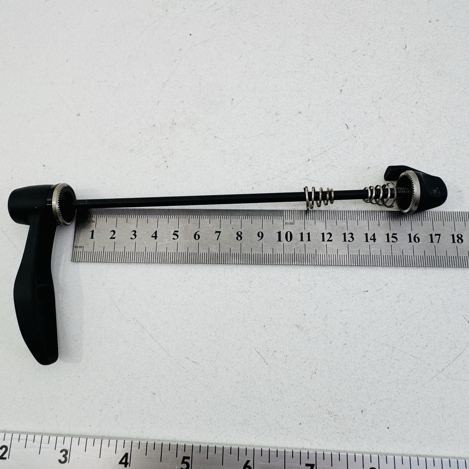 Giant Rear Quick Release Skewer Black Alloy Bike Wheel QR Axle MTB Road S03