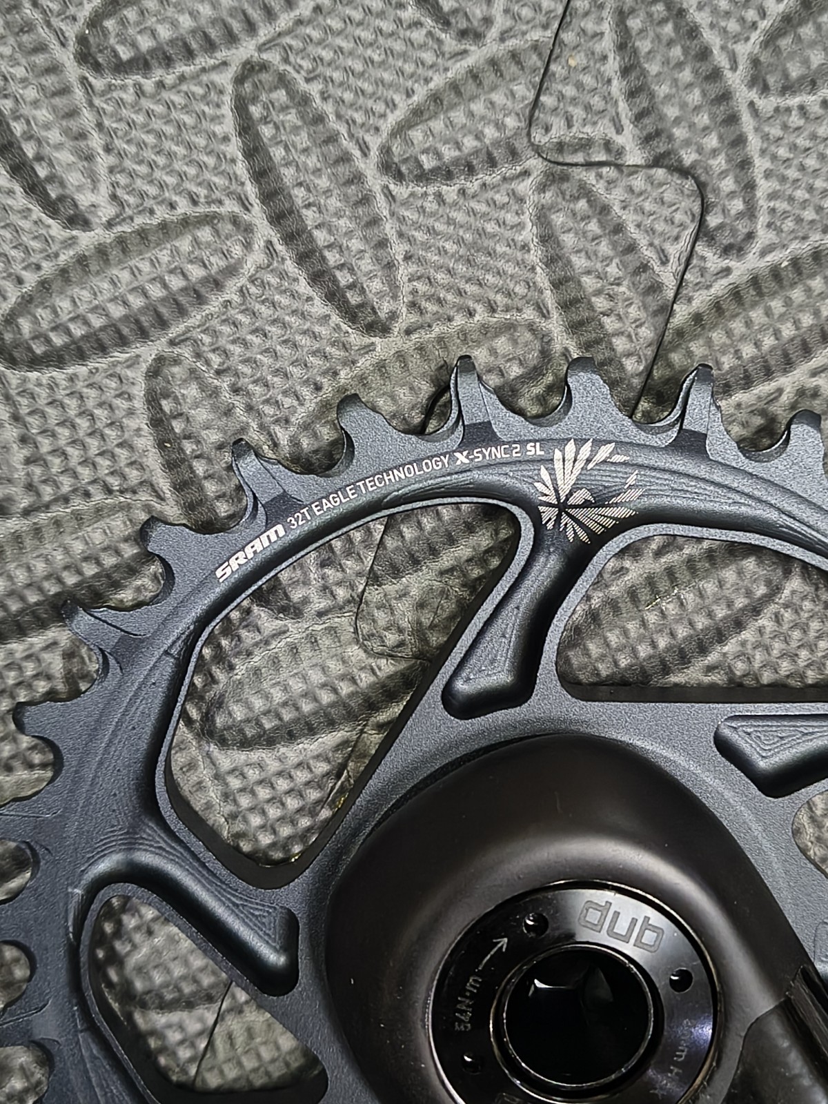 SRAM XX1 SL Eagle DUB Carbon Crankset 175mm 32T 3mm Boost 12-Speed