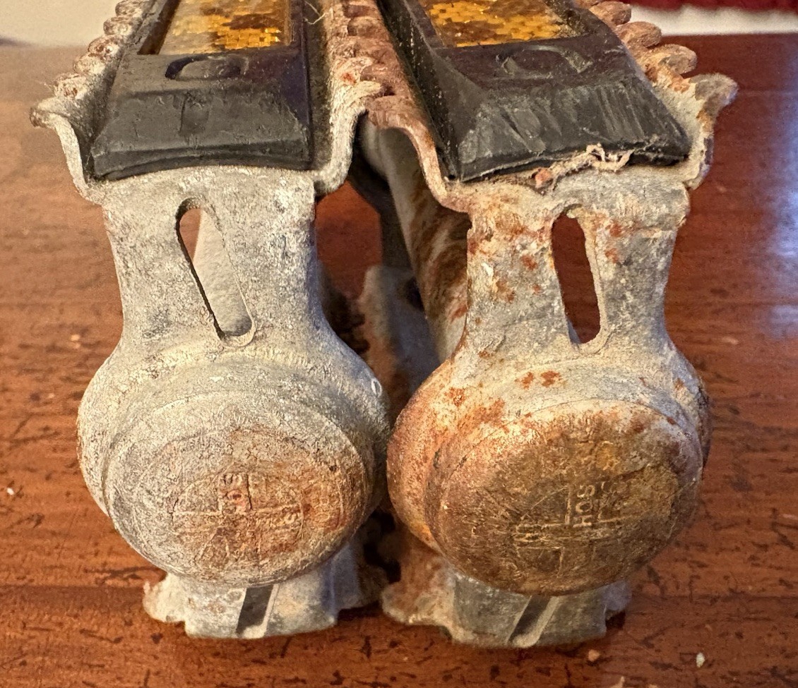 VINTAGE ORIGINAL SCHWINN VARSITY BIKE RAT TRAP PEDALS 1/2″ BICYCLE