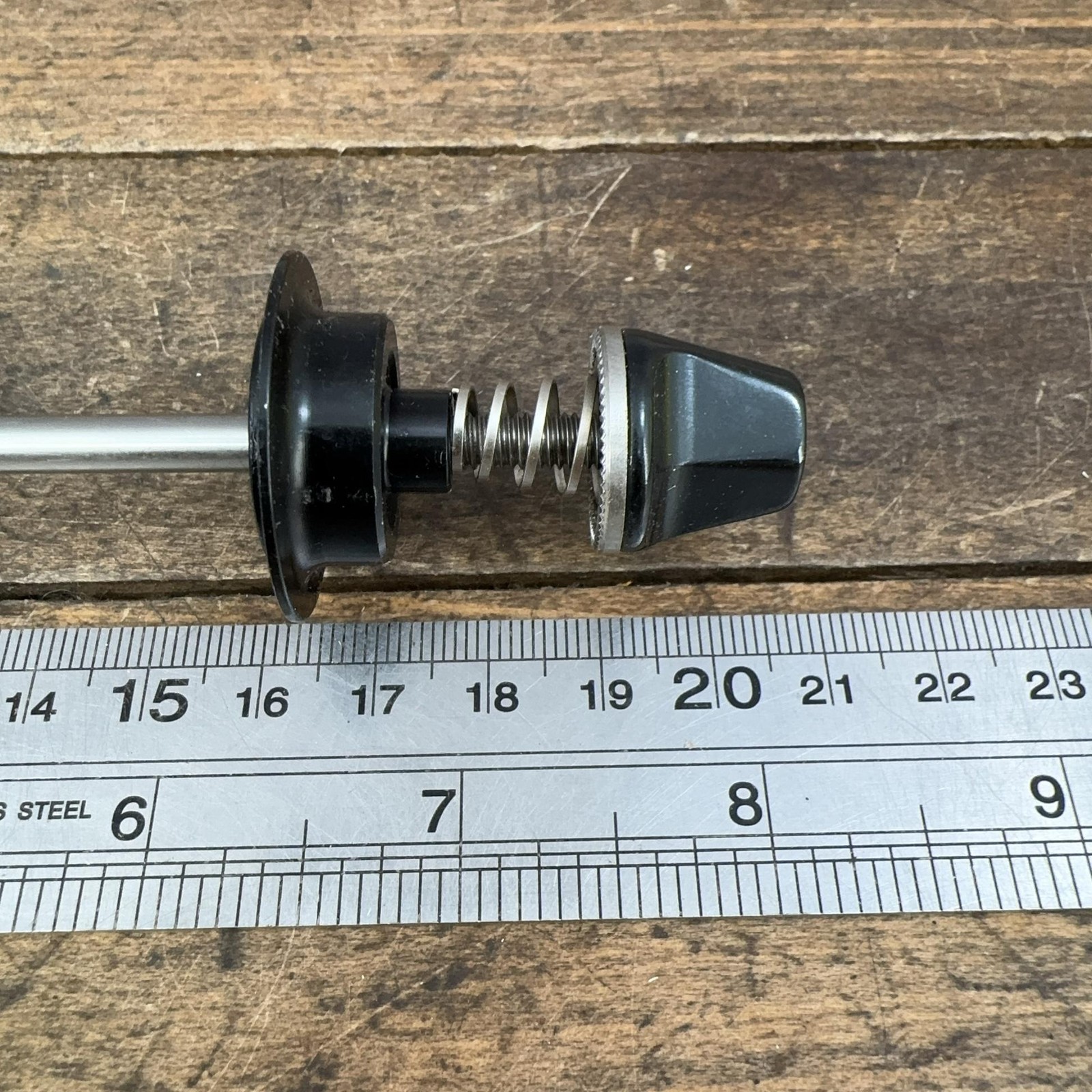 Salsa Rear Wheel Quick Release Skewer 180 Stainless Black Axle 75g