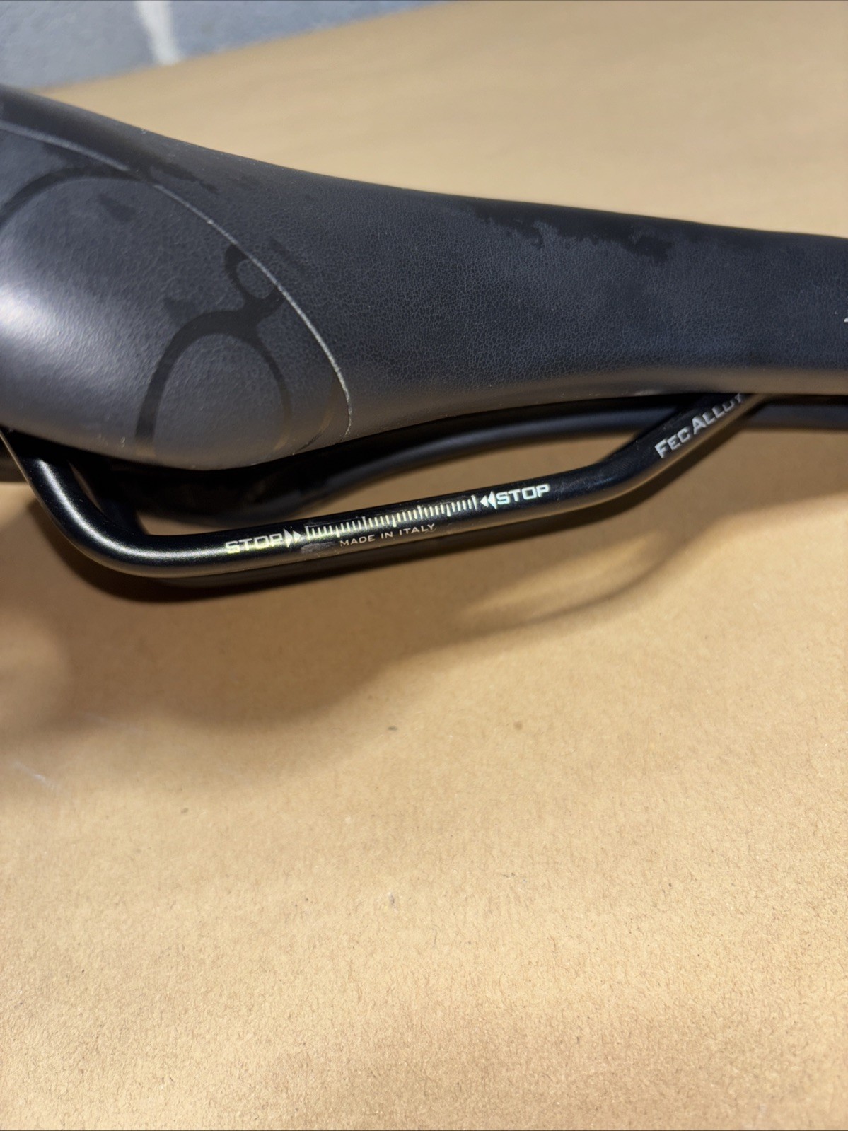 Terry Butterfly Bike Saddle Seat Center Cutaway 12.2oz 262mm Long 76mm High 155w