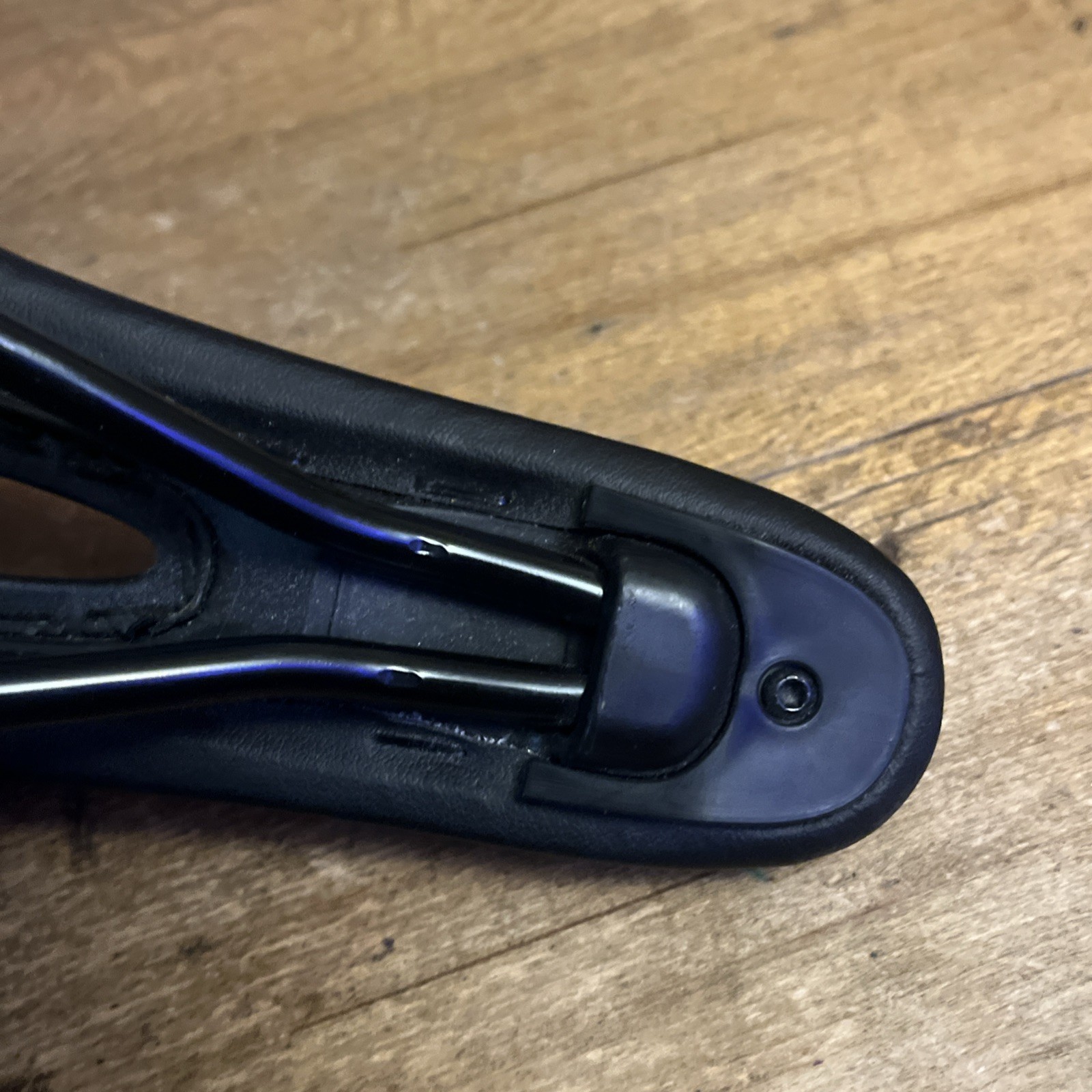 Vintage DDK Saddle With Anatomical Cut Out 273 mm Length 162 mm Wide