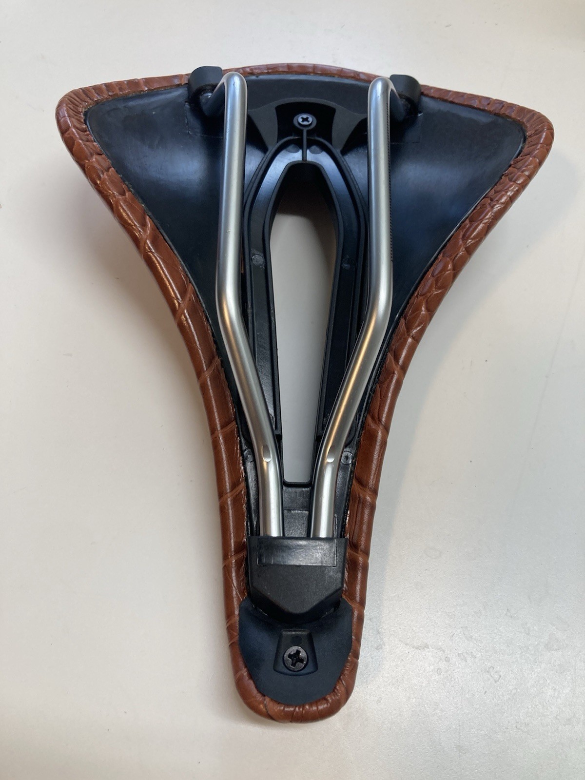 Brown leather saddle 160mm x 250mm road gravel mountain bike seat short power