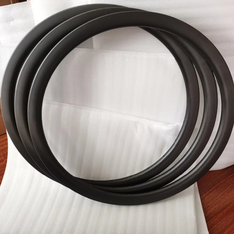 Superlight 700c Carbon Fiber Road Bike Rims 25×30/35/38/40/45/55/50/60mm 24 28H