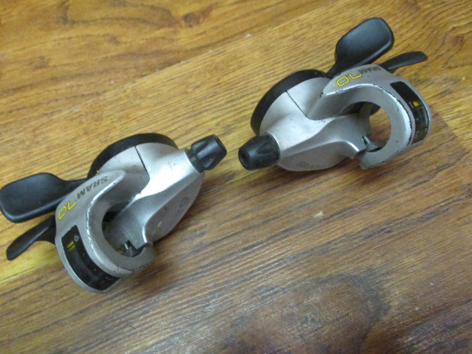 SRAM 7.0 3 x 9 SPEED TRIGGER SHIFTER SET – SILVER