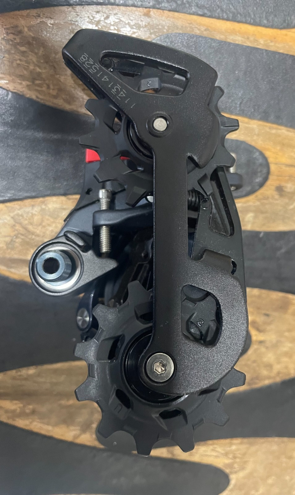 SRAM Force eTap AXS electronic 12-speed rear derailleur road gravel short cage