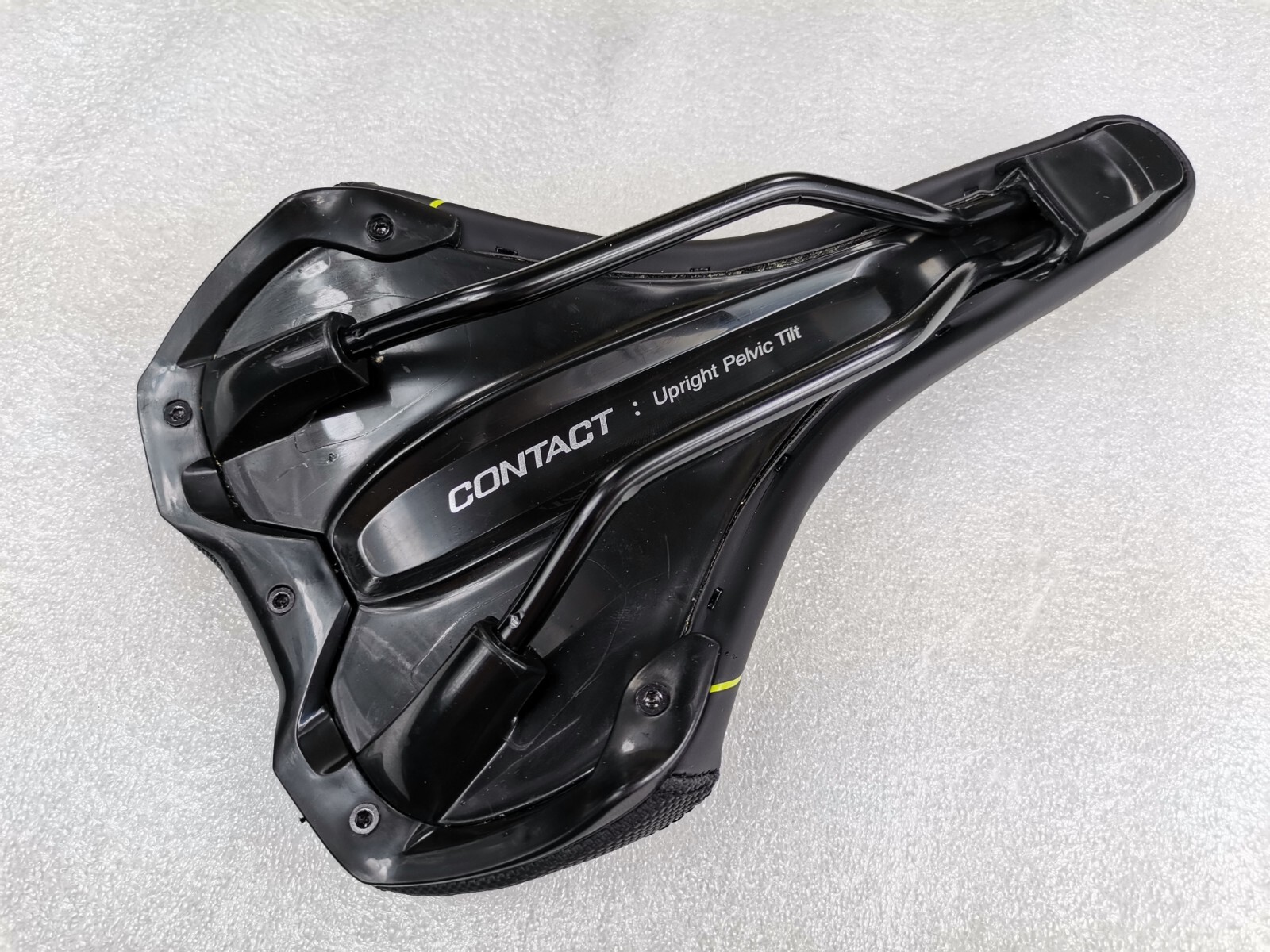 GIANT CONTACT SADDLE ROAD MTB CITY TOURING BIKE BLACK 265X150MM
