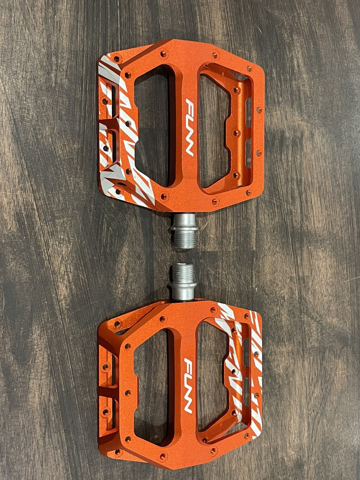 FUNN FUNNDAMENTAL Mountain Bike Flat Pedals Red (i2)
