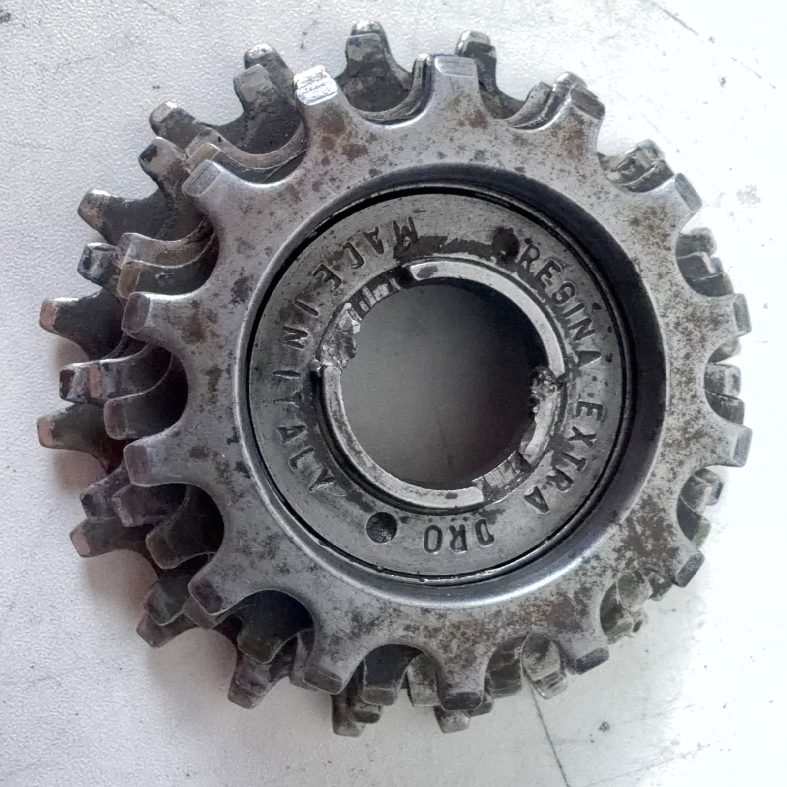Regina Extra Oro Freewheel 5spd, 14-16-17-18-20 English Threaded
