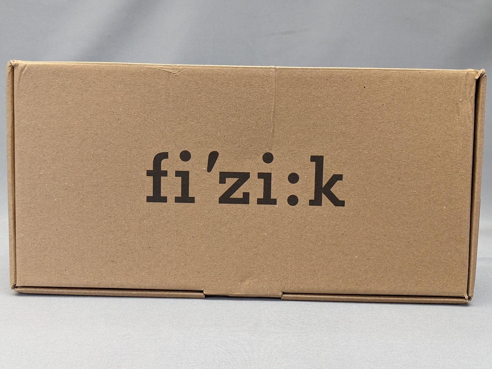Fizik Arione R5 Open Large 142 mm Road Cycling Saddle, Matt Black
