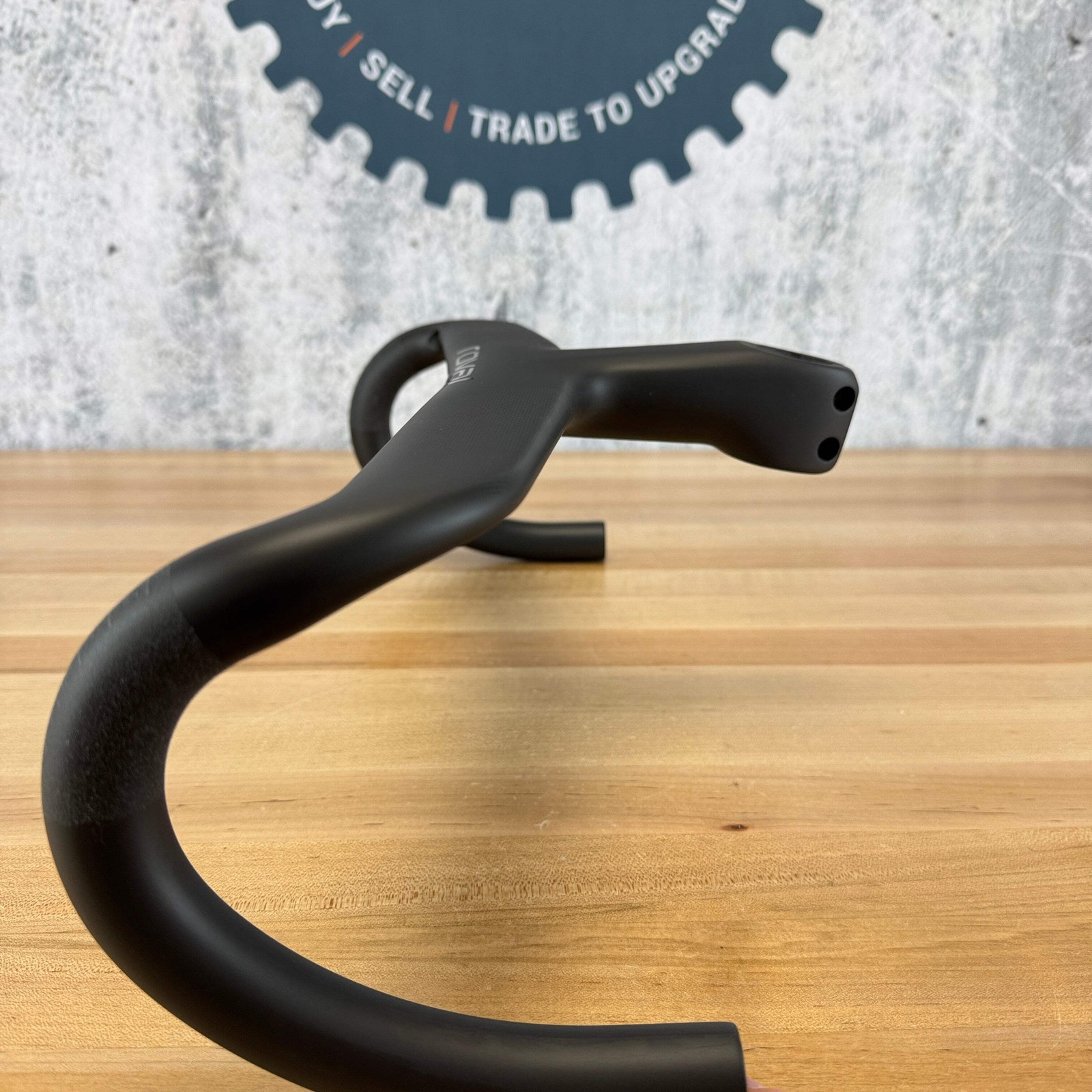 New! Roval Rapide Cockpit 42cm x 135mm Integrated Carbon Handlebar MSRP $699.99