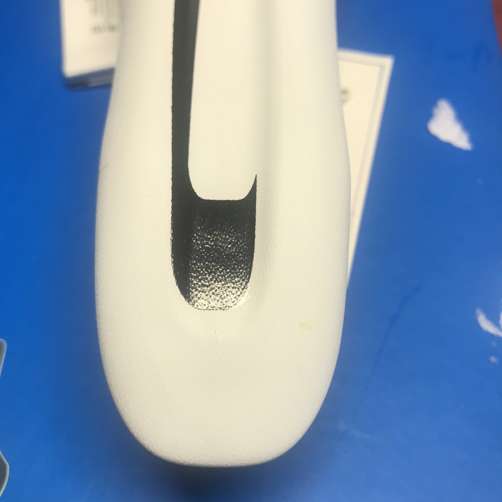 New Giant Contact SL Forward Seat White Medium Width Medium Padding 28 x 14 cm