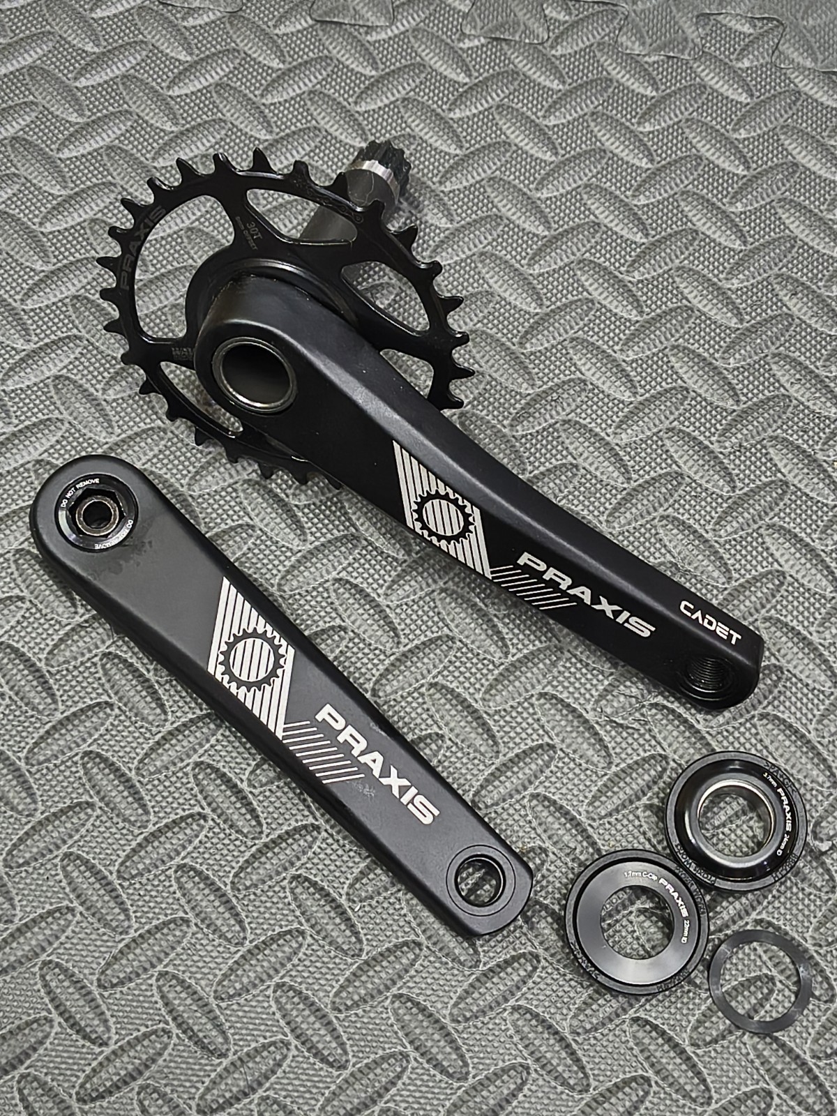 Praxis Cadet Crankset 30T 170mm GXP With Pressfit Bottom Bracket