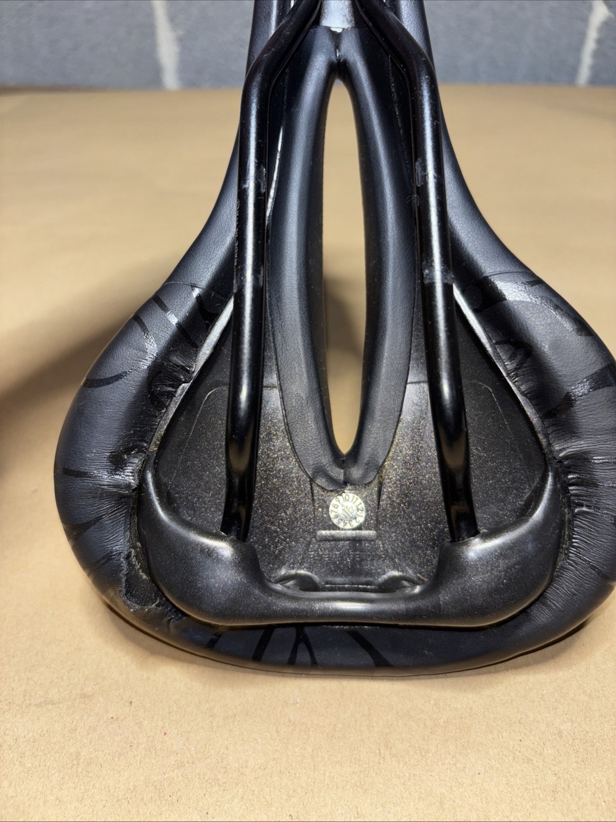 Terry Butterfly Bike Saddle Seat Center Cutaway 12.2oz 262mm Long 76mm High 155w