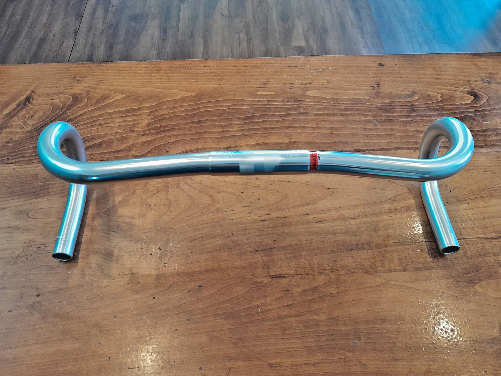 Nitto Noodle 177 Drop Handlebar – Aluminum, Heat-Treated, 26mm, 48cm, Silver