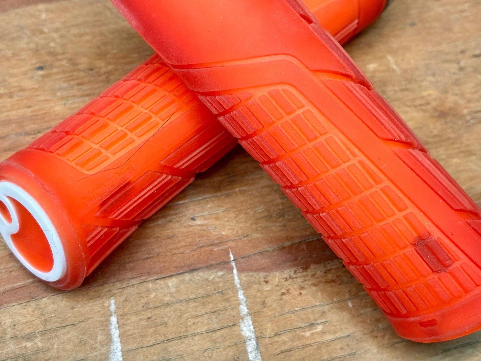 New Ergon GE1 Evo Factory Frozen Orange Ergonomic Lock-On Grips Made in Germany