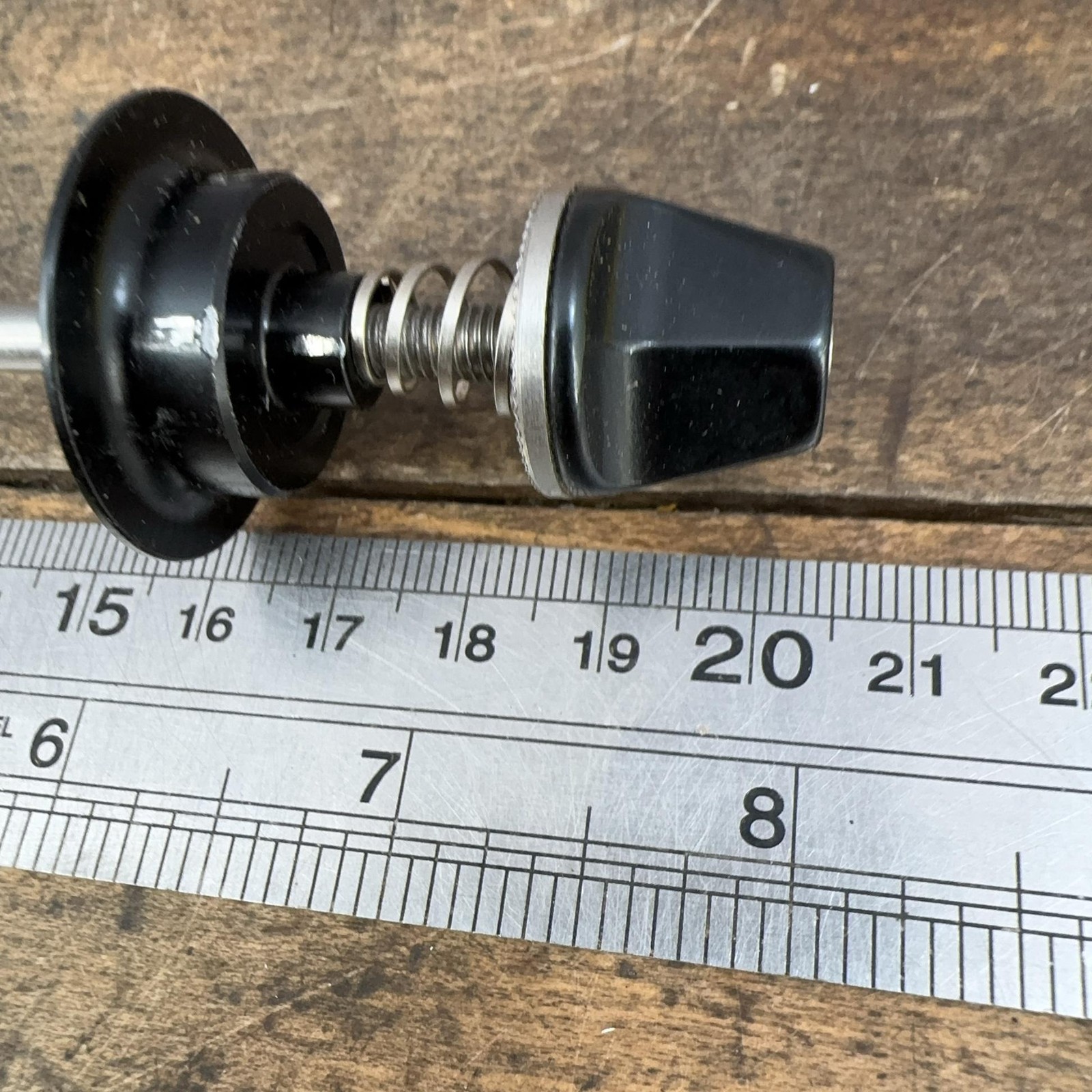 Salsa Rear Wheel Quick Release Skewer 180 Stainless Black Axle 75g