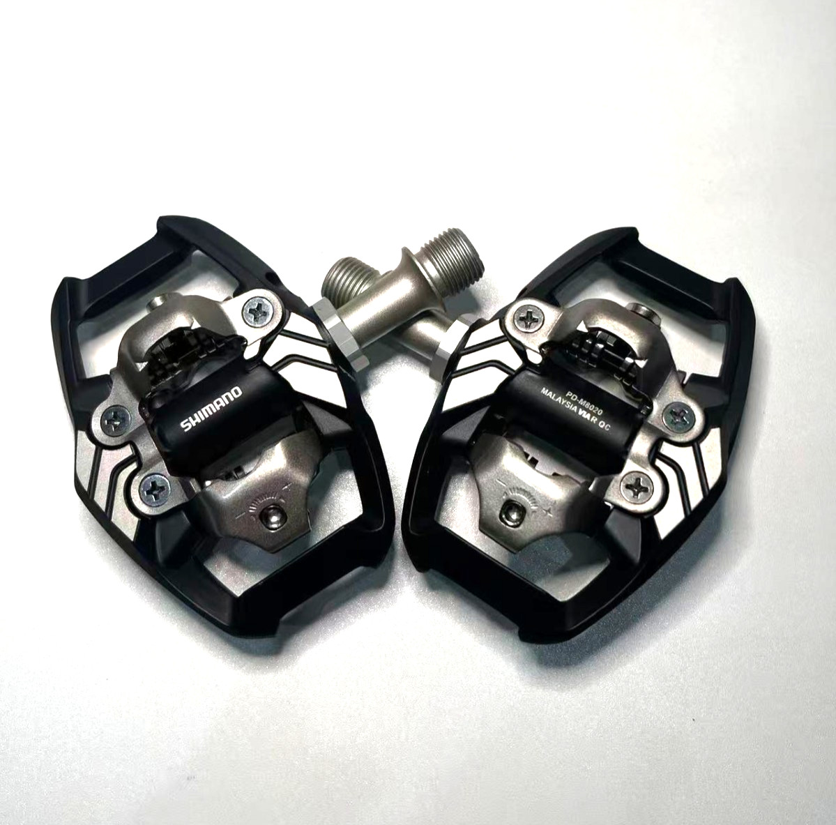 SHIMANO DEORE XT PD-M8020 mtb bike pedal with SPD cleats Self-Locking SPD MTB