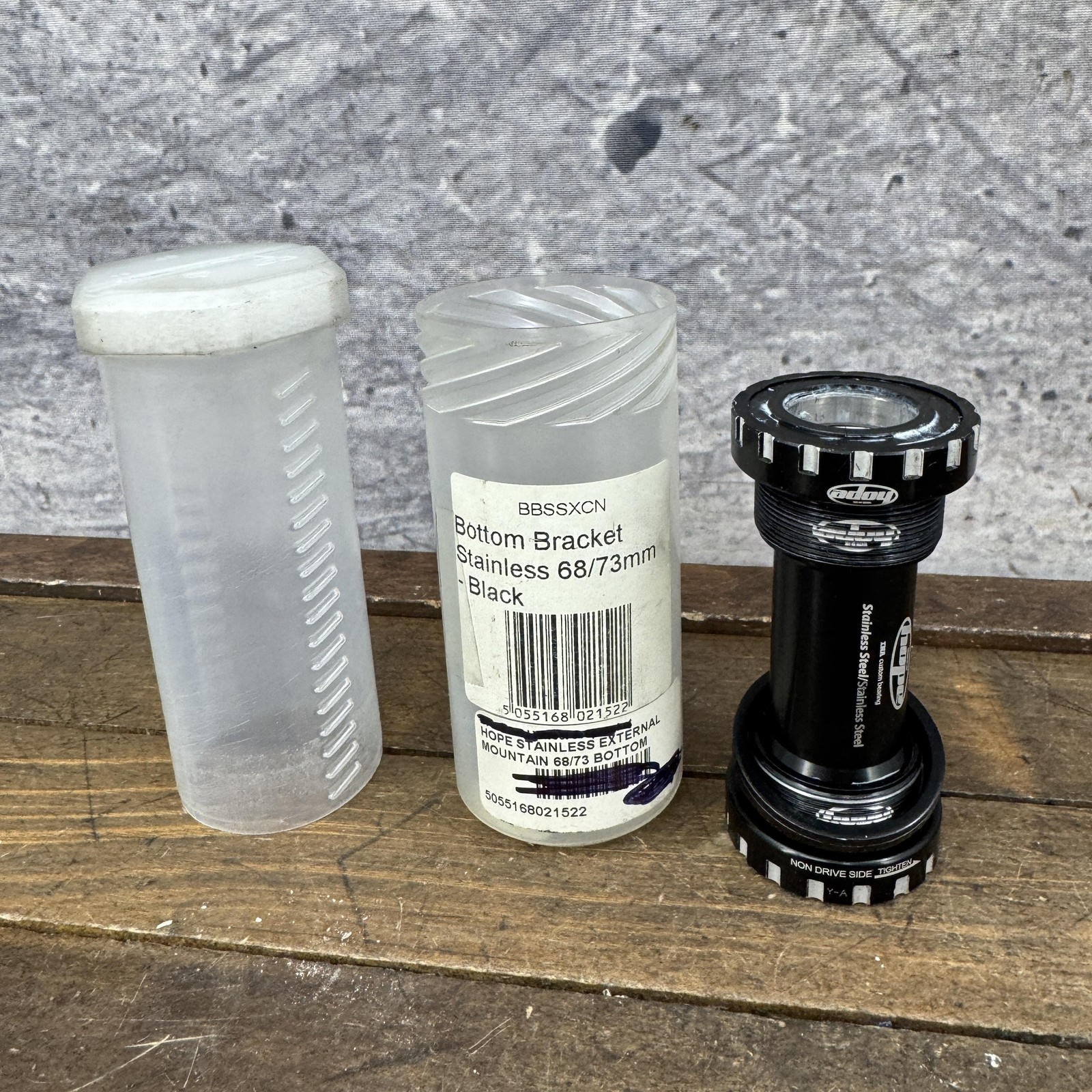 Hope External Bottom Bracket BSA 68/73mm 24mm Hollowtech II Black Stainless MTB