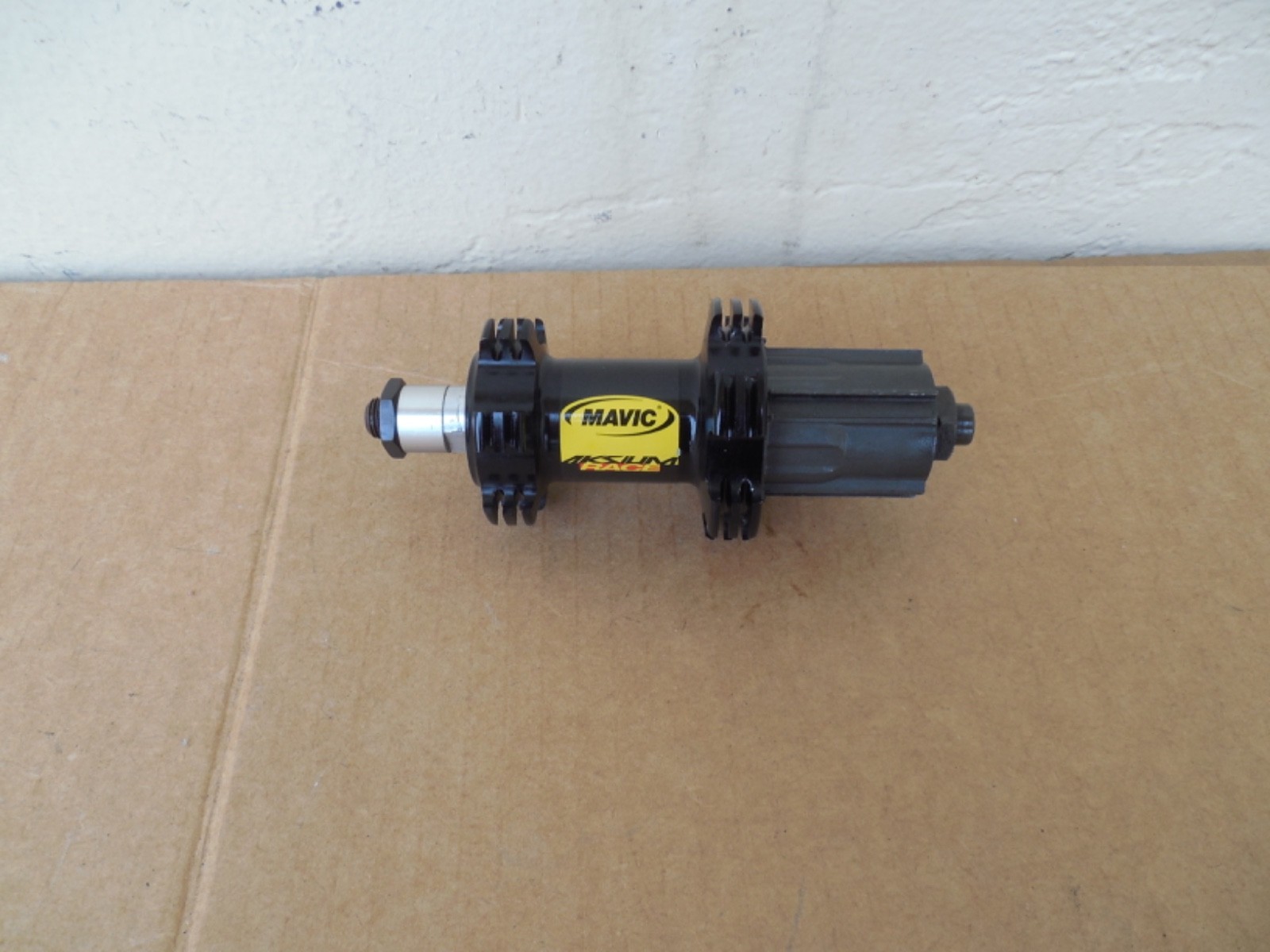 Mavic AKSIUM RACE Rear Hub 8/9/10/11 Speed 131mm 11 sp 24H Quick Release (b2)