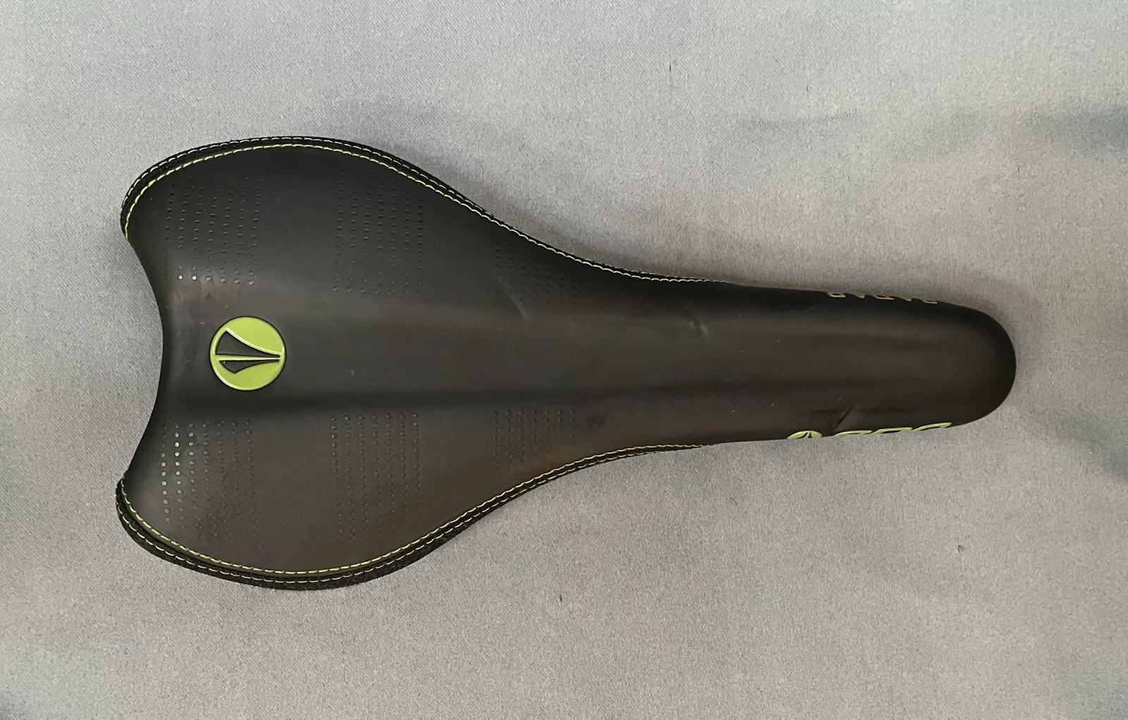 SDG Radar Saddle Mountain Bike 136mm 7 x 7 Ti Alloy Rails 233g Black / Green