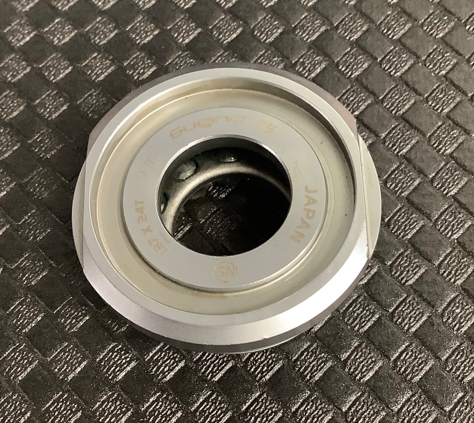 NOS Sugino MS-68 MW-68LP D-03 NJS Bottom Bracket