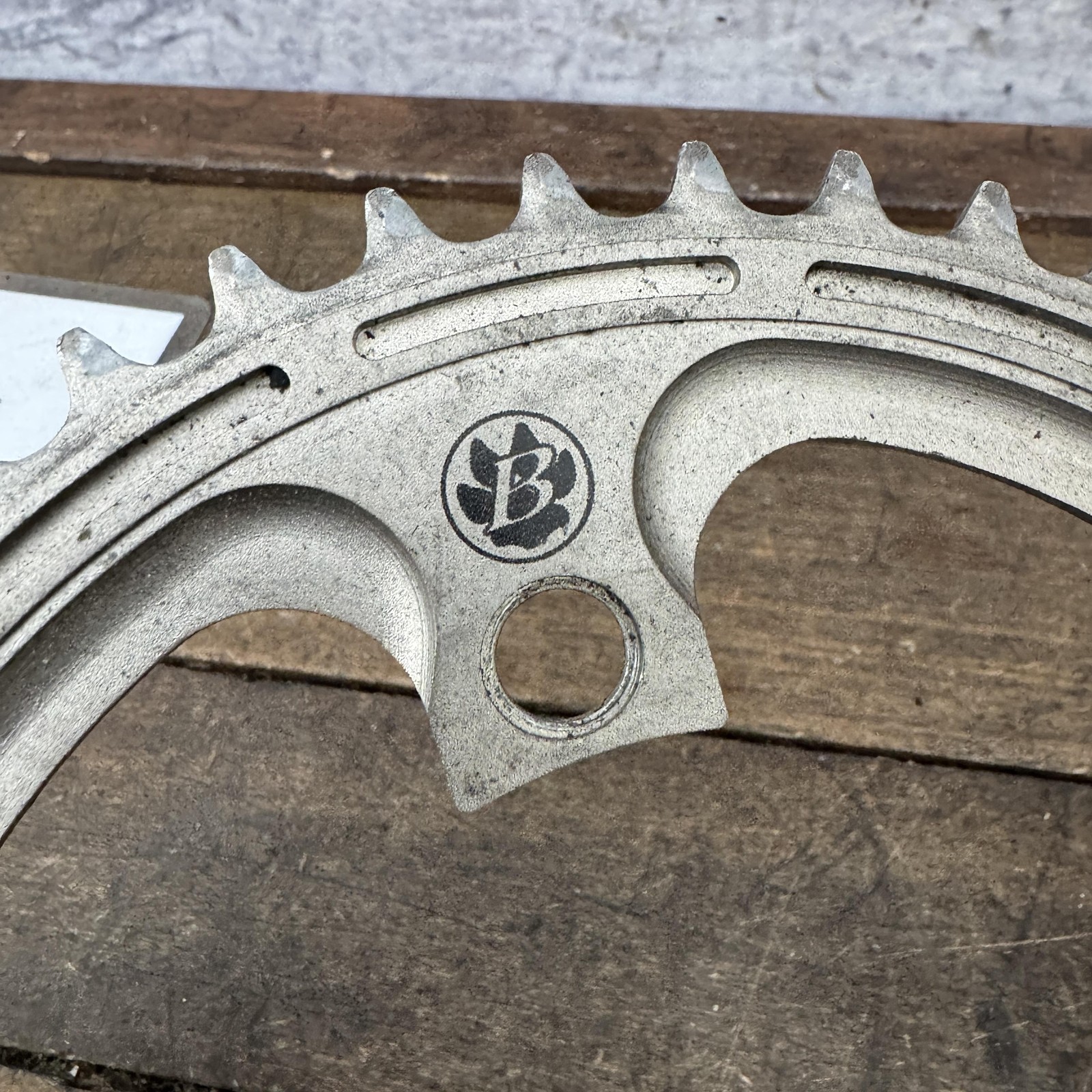 Vintage BOntrager 44T 4-bolt 104 BCD Silver Alloy Chainring Ramp Pins MTB 44