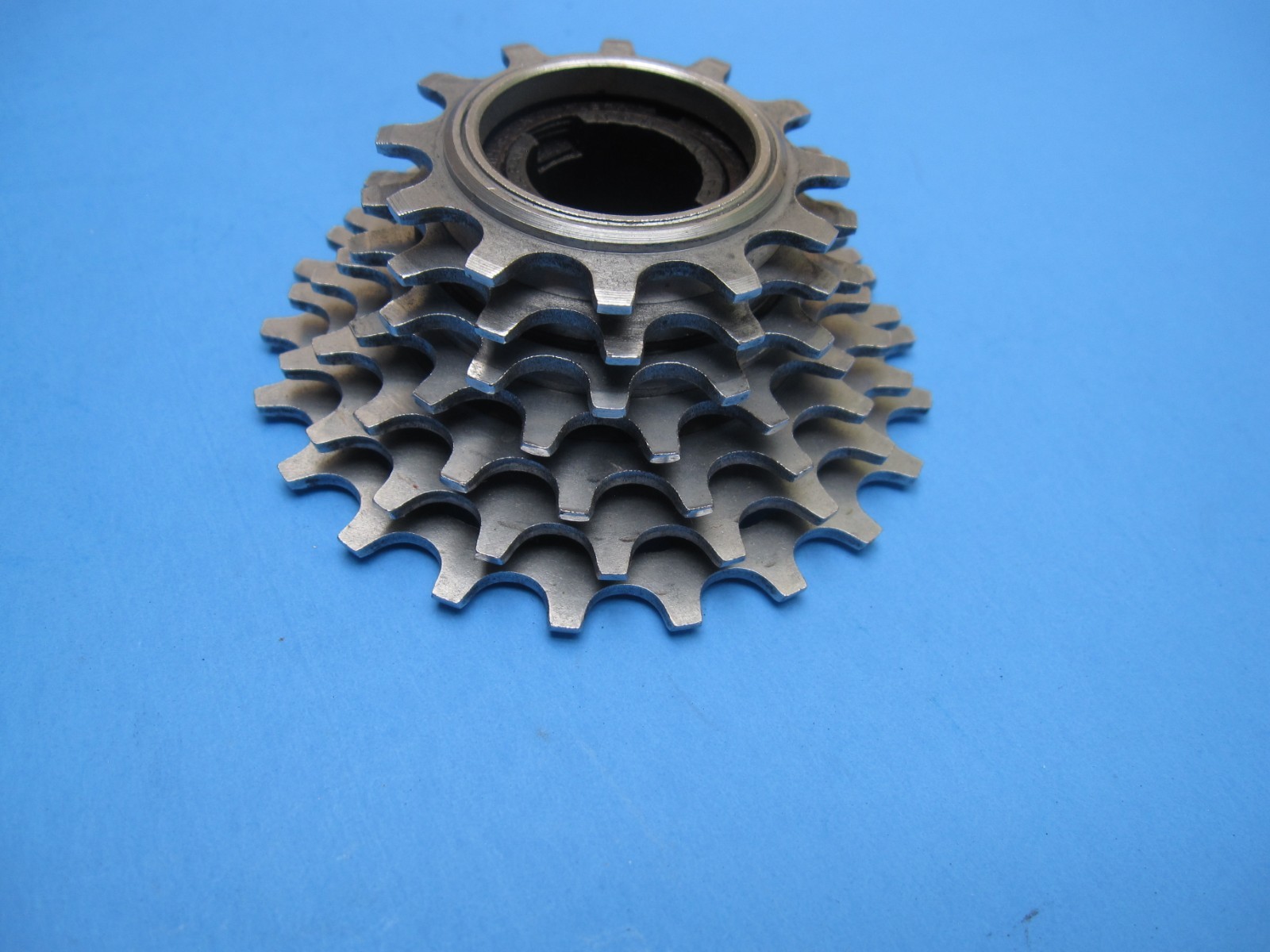 vintage Suntour New Winner 7-spd freewheel, 12/13/…/19/21, in box, near-mint