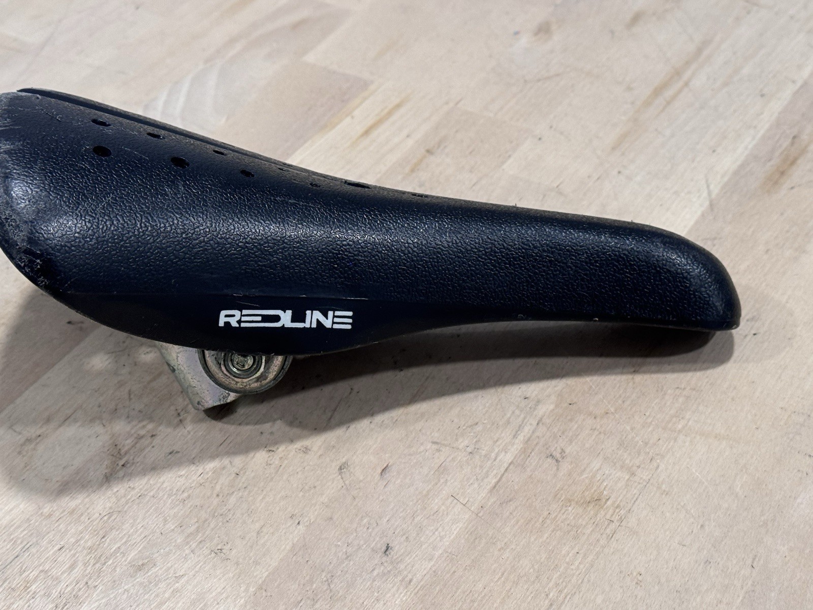 OLDSCHOOL REDLINE VELO-110 SEAT BLACK BMX MONGOOSE HARO GT DIAMODBACK