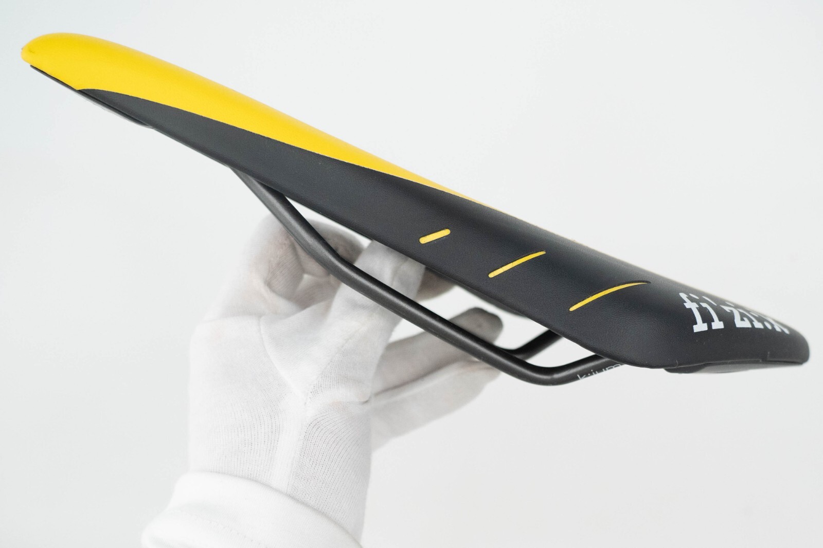 NOS FIZIK ARIONE R3 REGULAR YELLOW VINTAGE SADDLE SEAT RACING ROAD BICYCLE BIKE