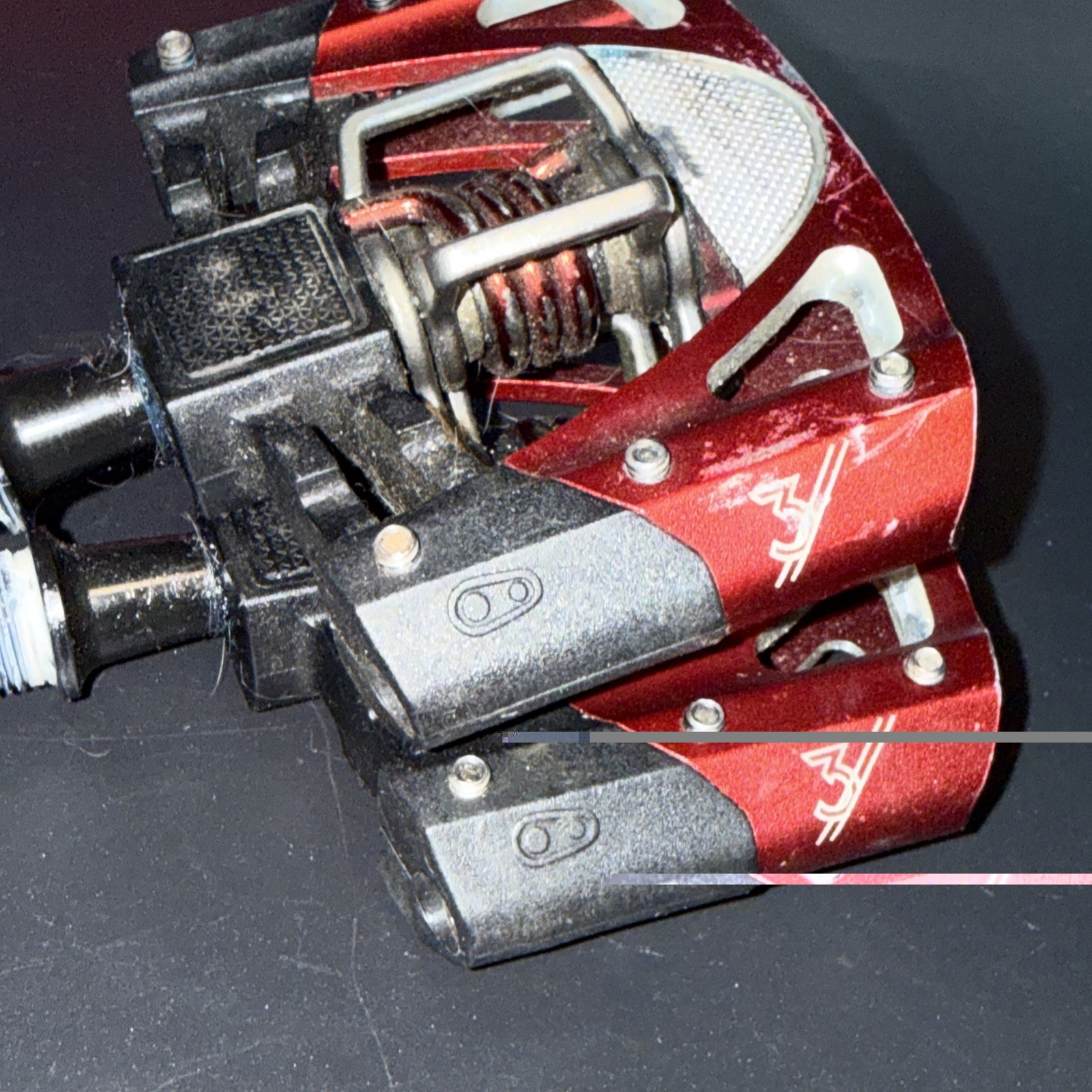 Crankbrothers Mallet-3 9/16 in Clipless Pedal – Black/Red