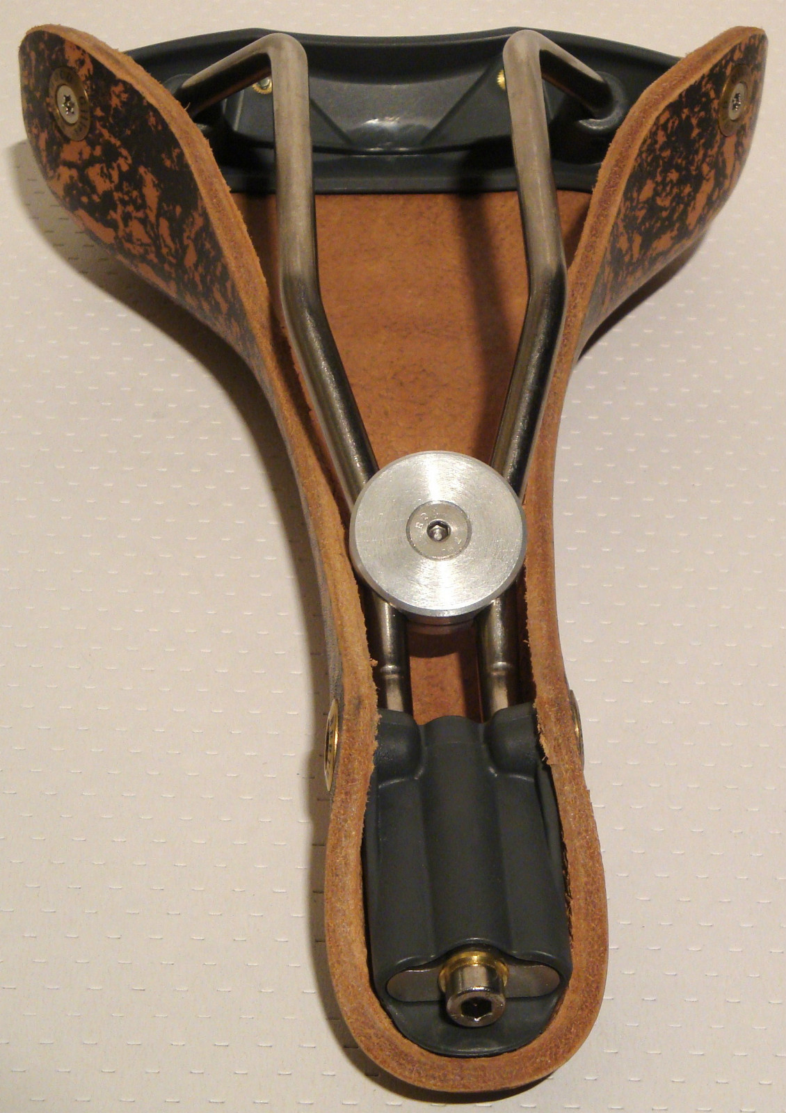 NEW GILLES BERTHOUD SADDLE SEAT GALIBIER CORK MADE IN FRANCE IDEALE BROOKS