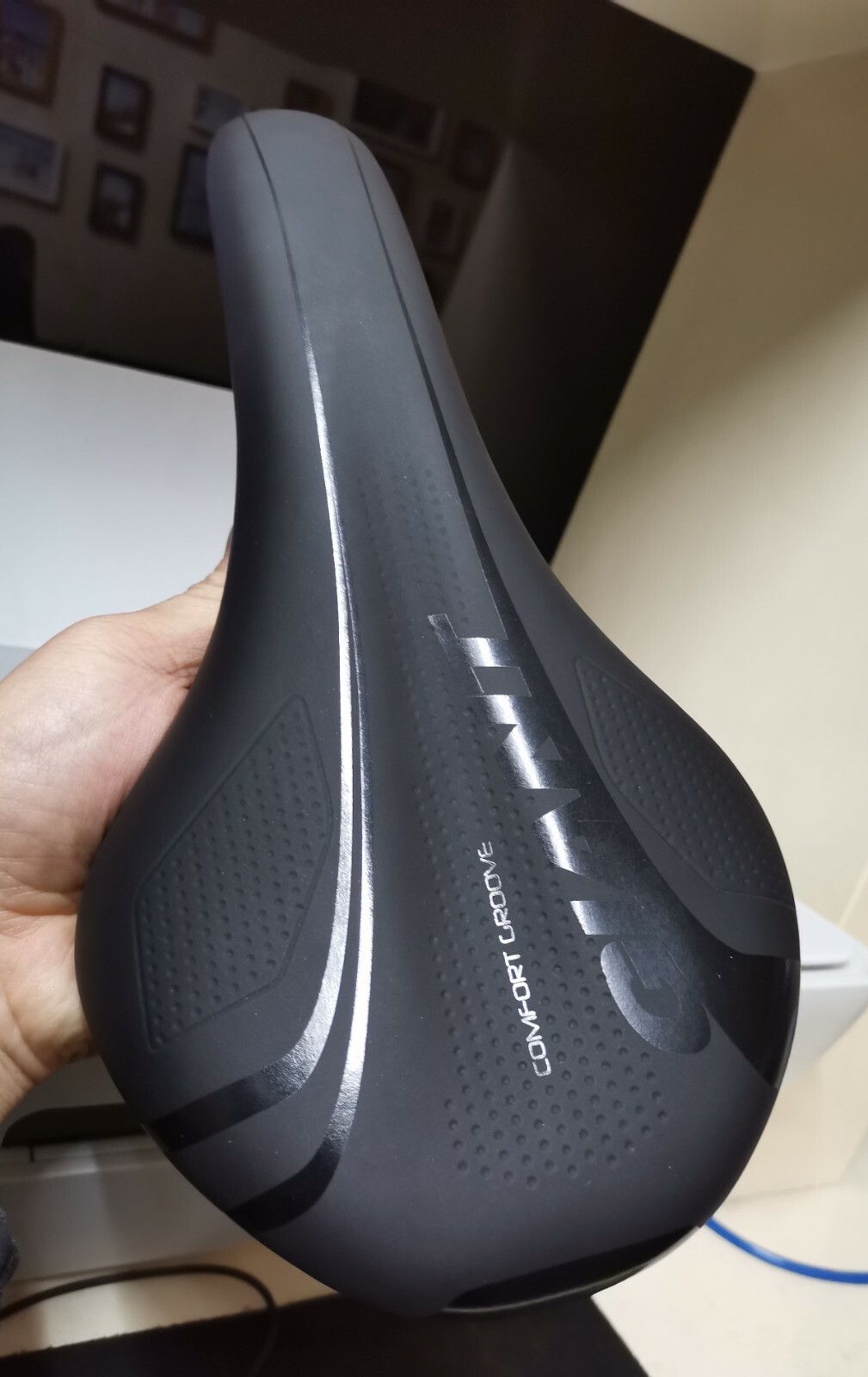 GIANT COMFORT GROOVE SADDLE SEAT MTB CITY TOURING BIKE BLACK BY SELLE ROYAL