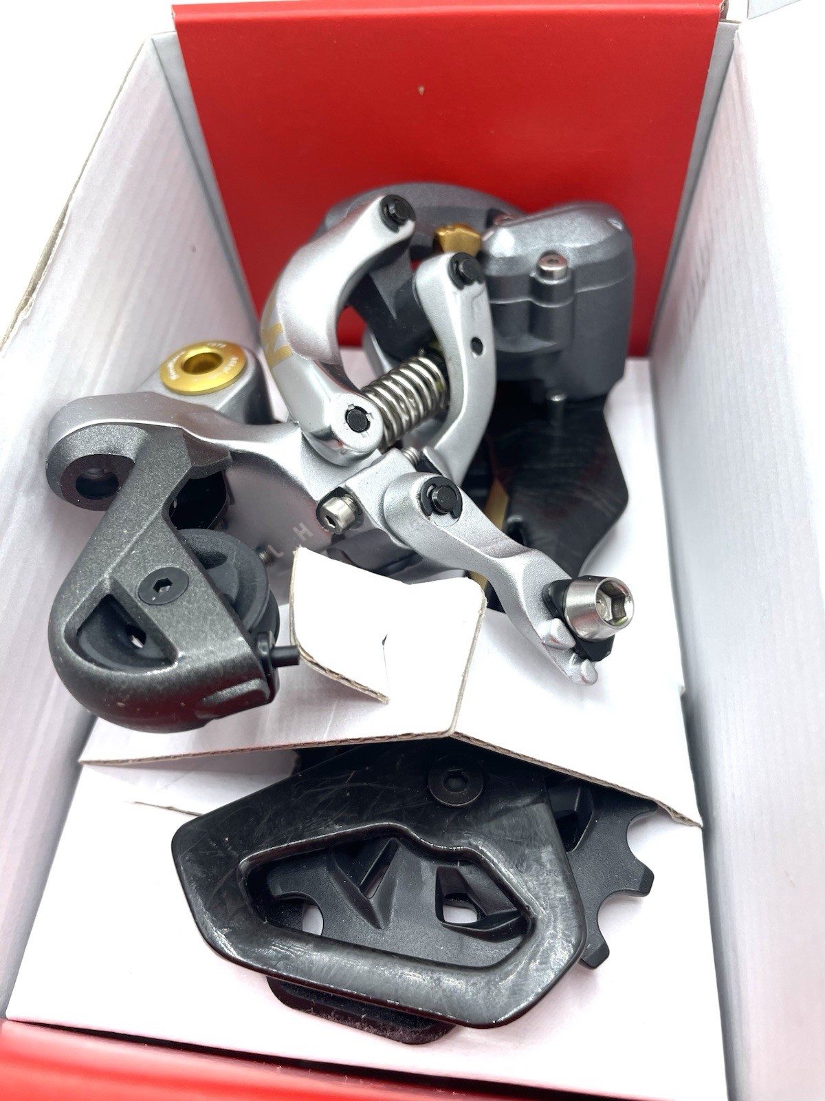 SunRace MZ80 Carbon / Aluminum Rear Derailleur 12/11/10 Speed Medium Cage