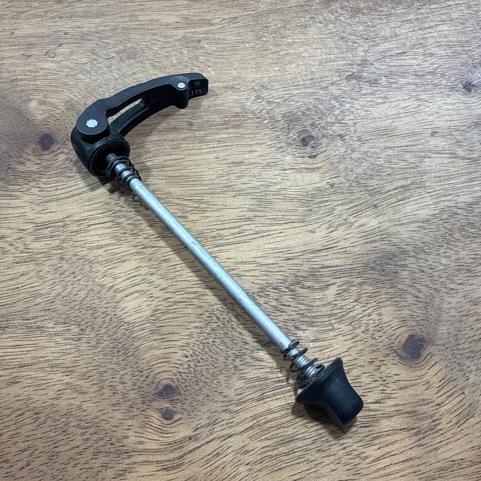 Campagnolo 100mm Front Quick Release Skewer Black Aluminum Steel