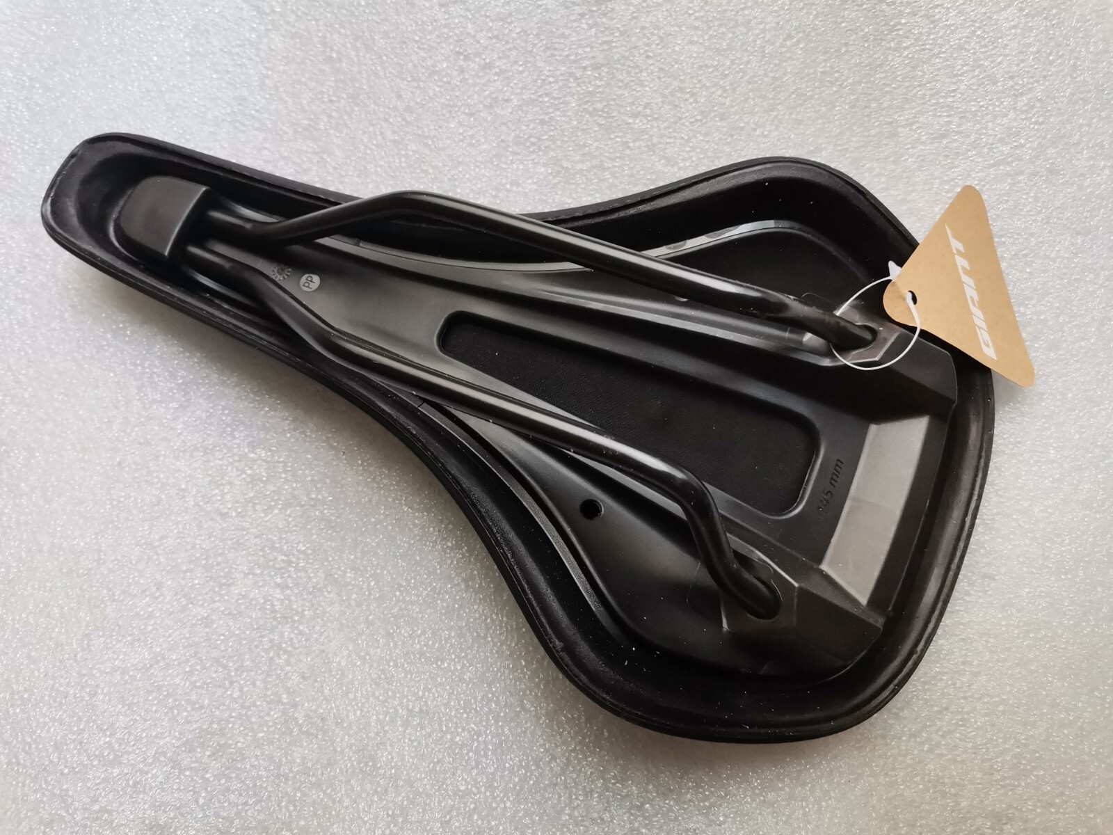 GIANT ERGO CONTACT TRAIL SEAT SADDLE MTB CITY TOURING 147MMX271MM