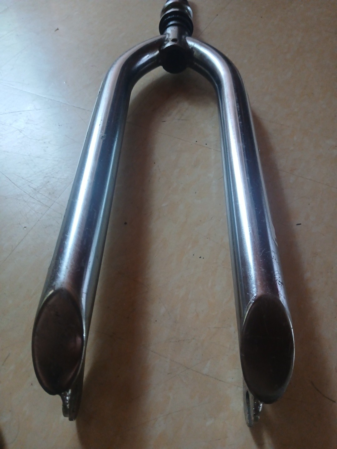 SE Bikes BMX Bicycle Landing Gear? 1 1/8th Threadless Fork Chrome 26″has Ding
