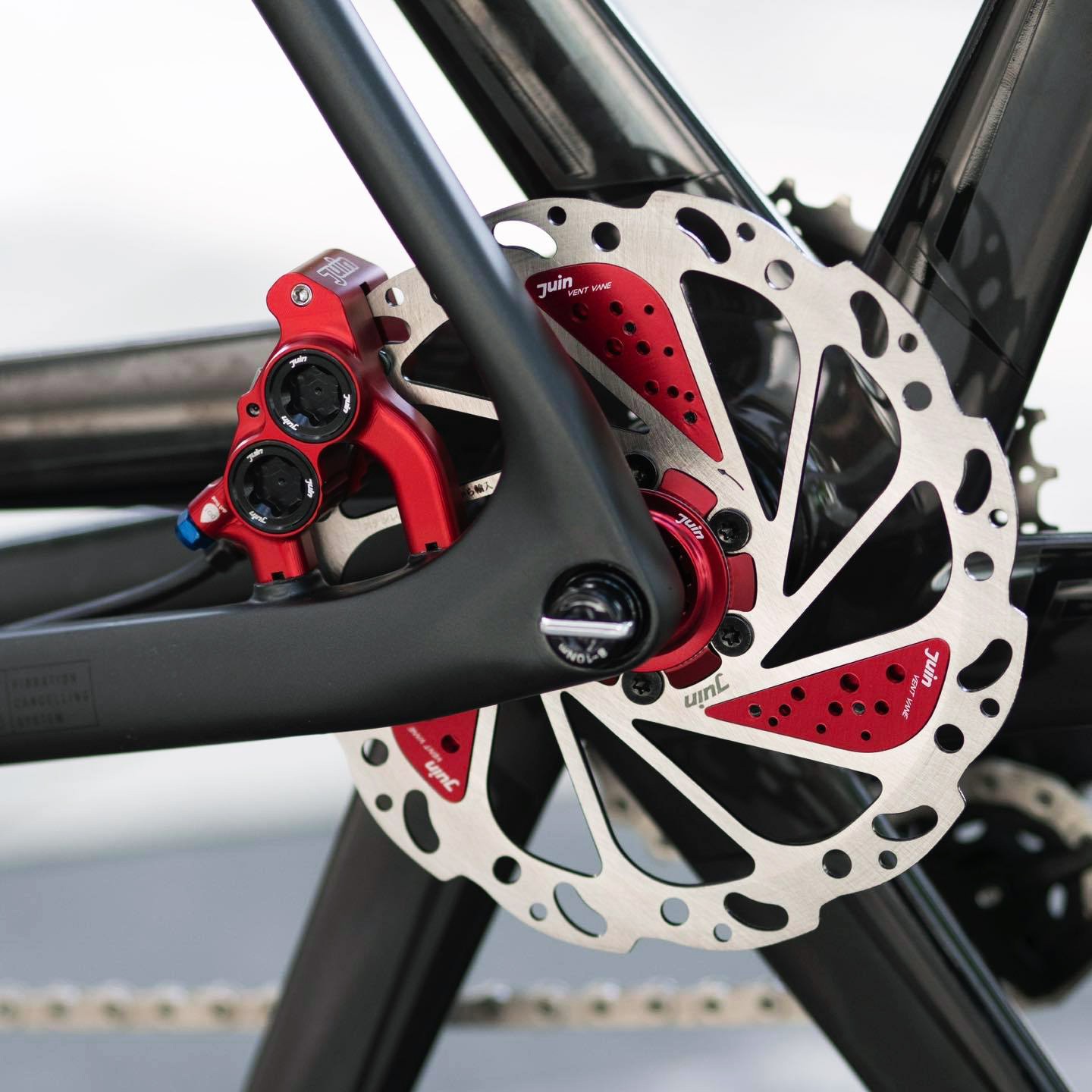 Red Juin Tech ETF 4-Piston Flat Mount Hydraulic Brake Fit Shimano 160/140mm Road