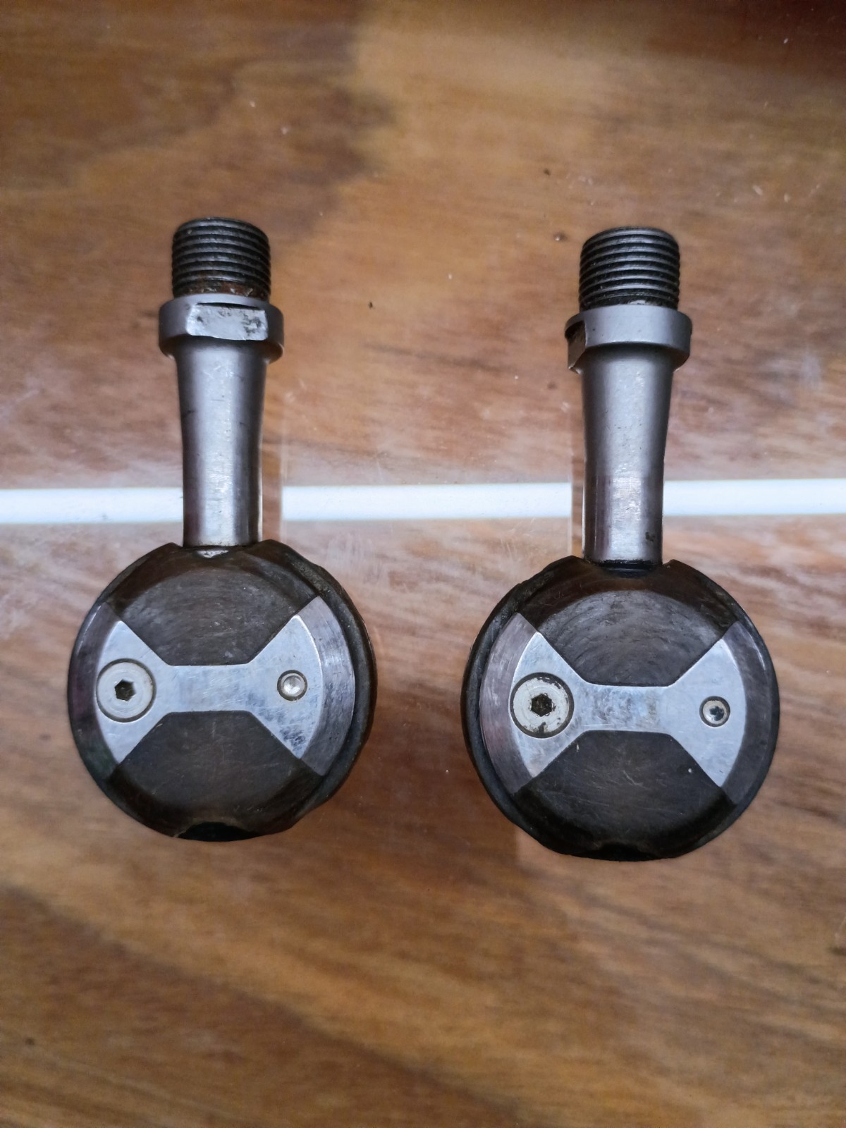 Wahoo Speedplay X2 Clipless Pedals, 9/16″, Stainless Steel Spindles, Brown