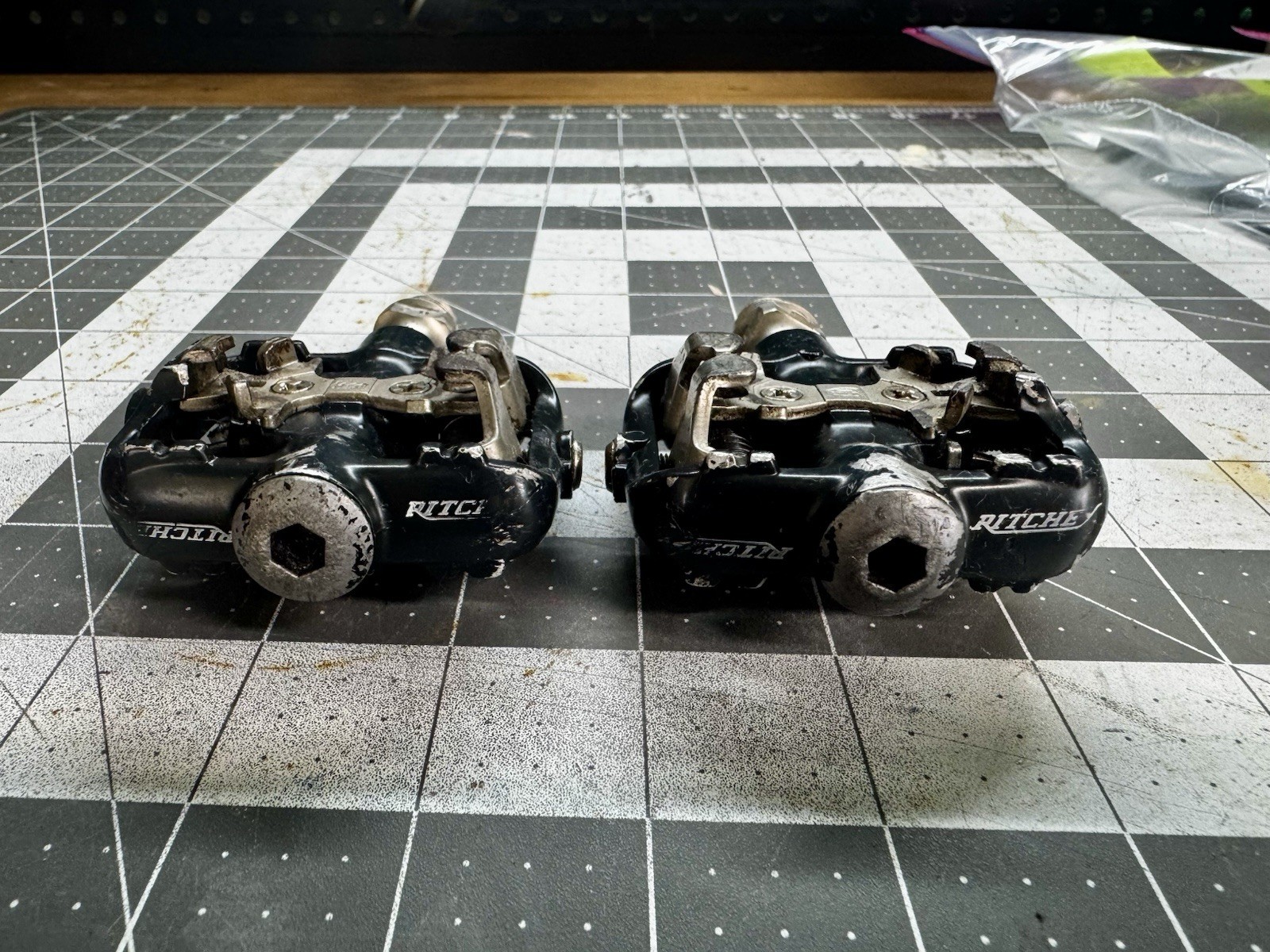 Ritchey Titan SPD-Compatible Clipless MTB Pedals Black/Silver 9/16″