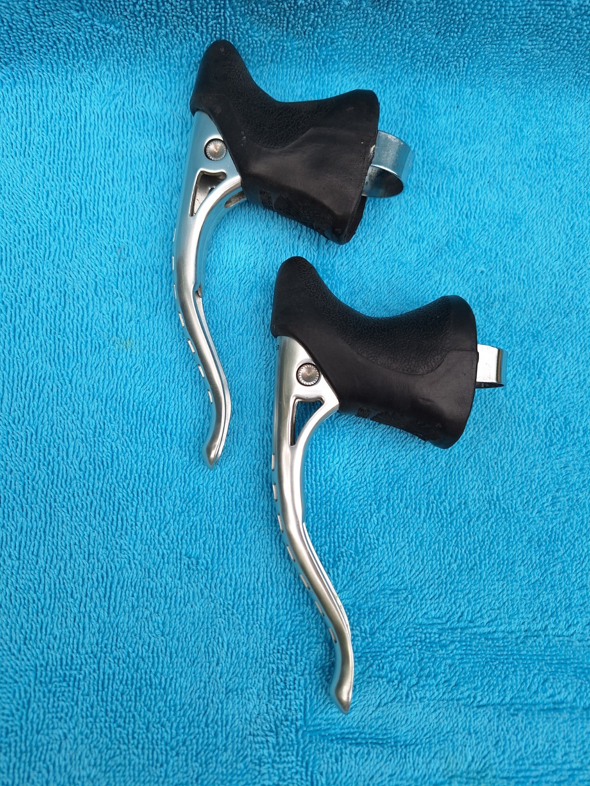 NOS SunTour Cyclone Non-Aero Brake Levers / CB-7200 / 1980s