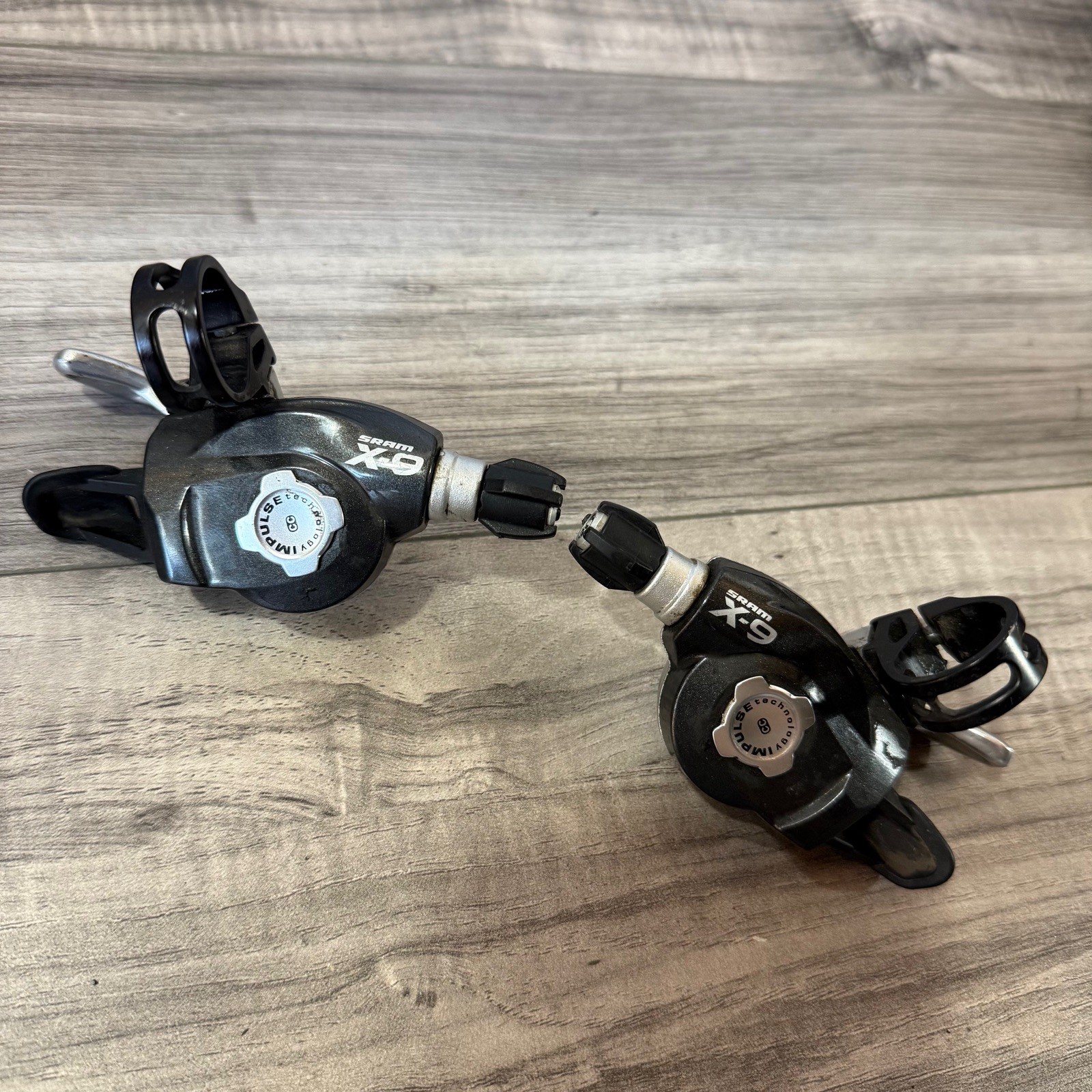 SRAM X9 X-9 3×9 Speed Trigger Shifter Pods with Handlebar Clamps