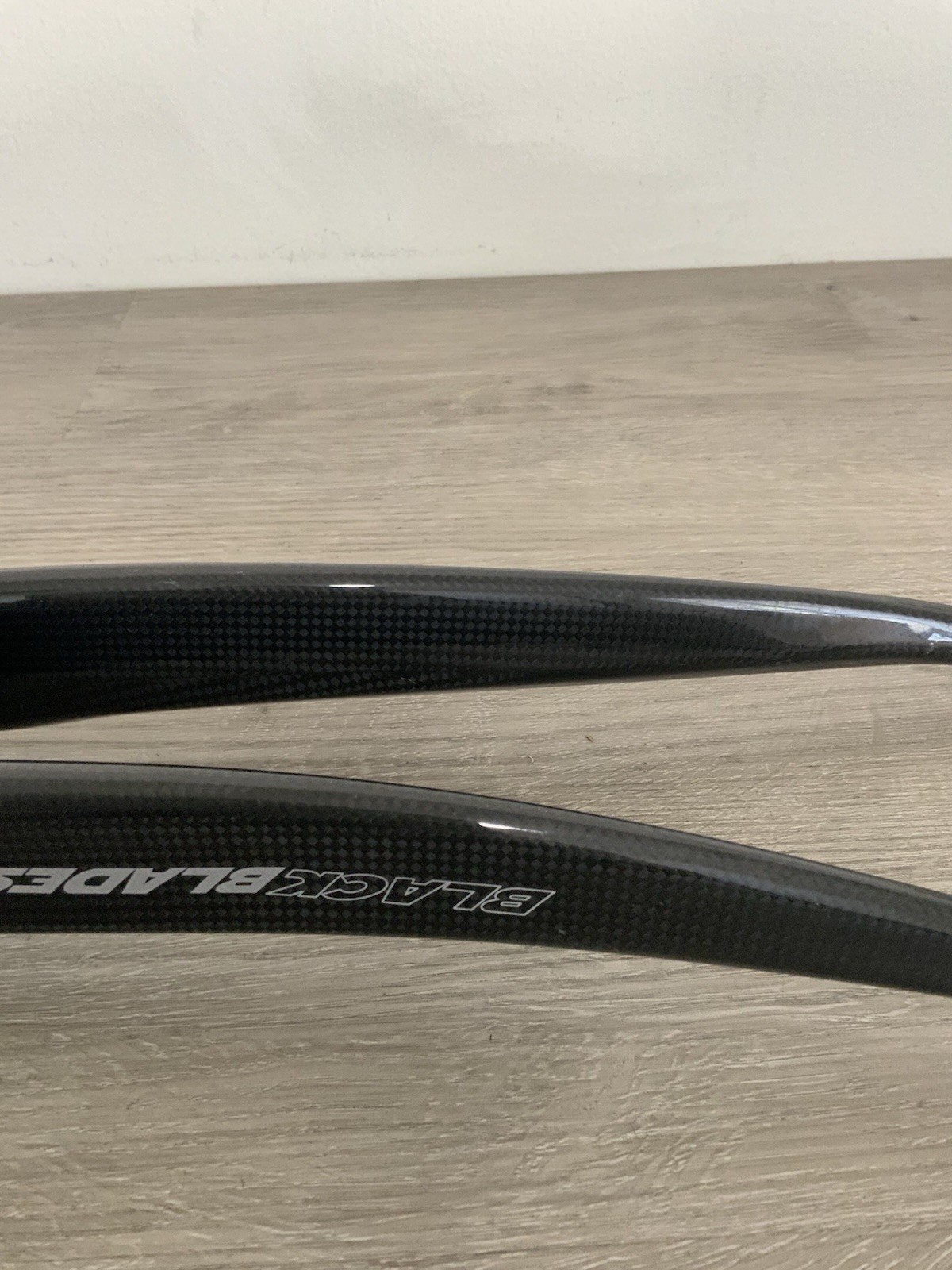 BLACK BLADES CARBON FORK 1 1/8 INCH THREADLESS 700C 295 MM STEERER 570 GRAMS