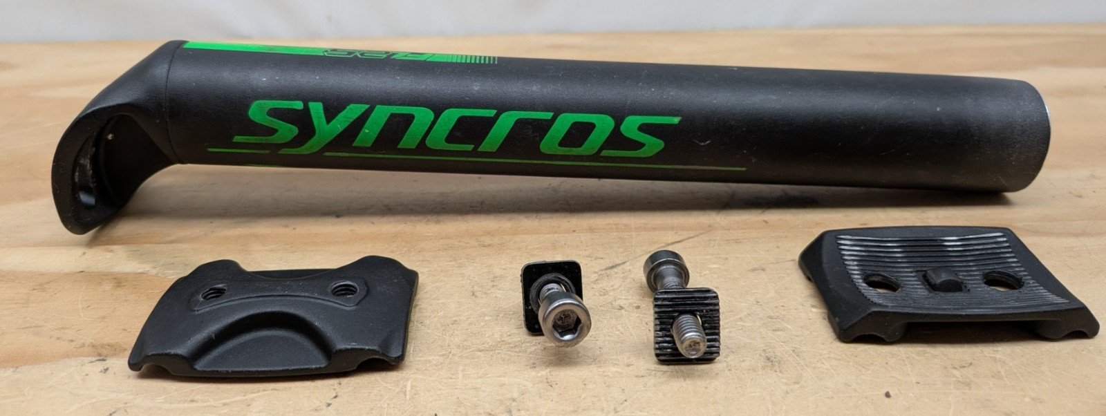 Syncros FL 2.5 31.6 alloy black/green seatpost