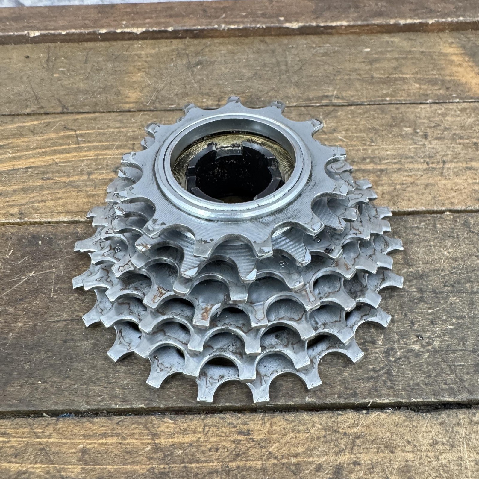 Vintage Suntour Winner Pro Freewheel 7 Speed Maeda 13-23T 23T Silver 4 Prong
