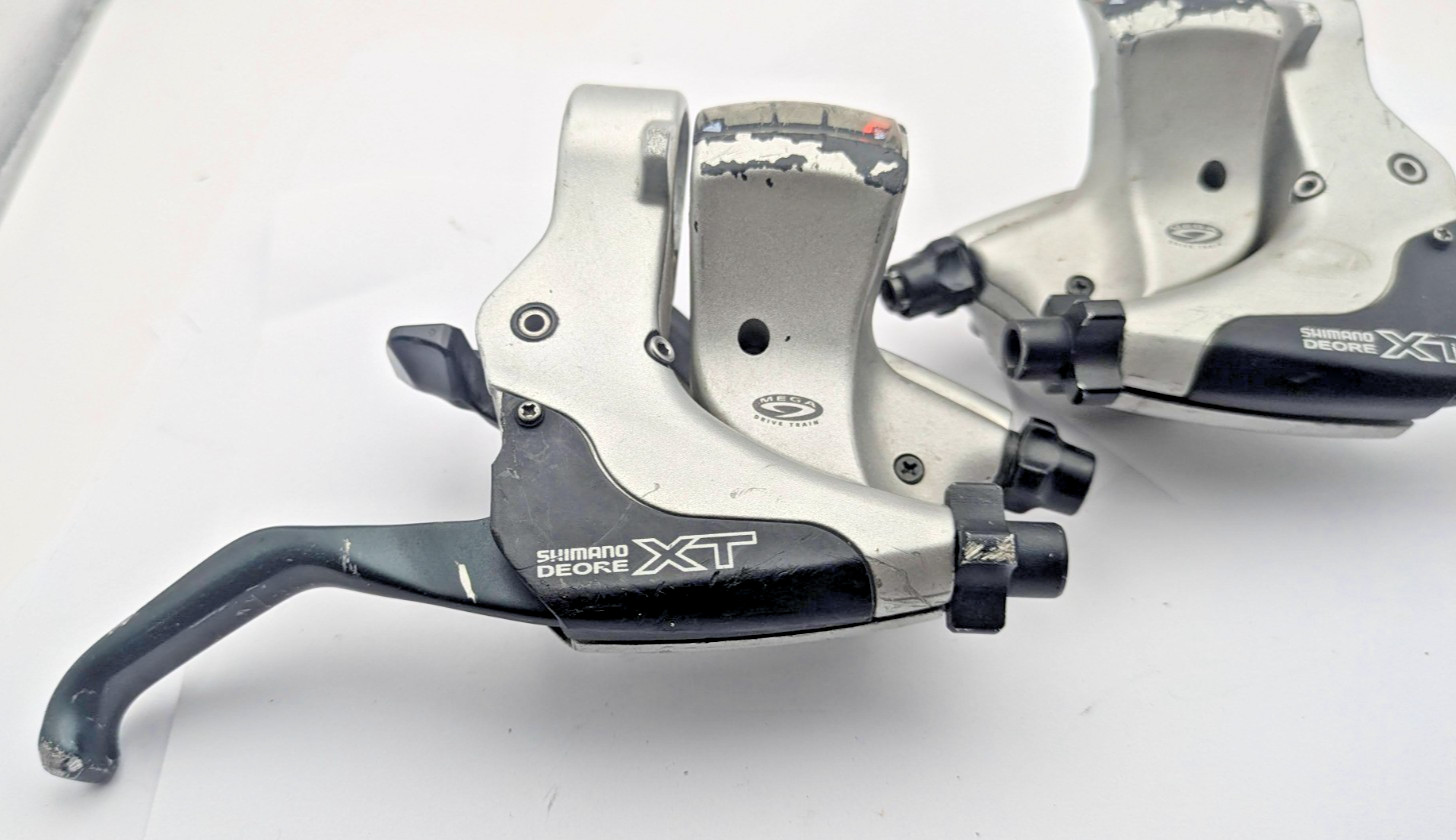 SHIMANO DEORE XT TRIGGER SHIFTERS ST-M750 3 x 9 SPEED MOUNTAIN FLATBAR