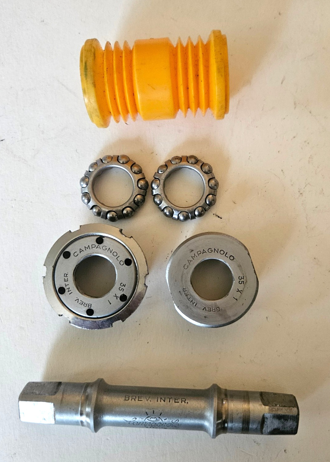 Campagnolo Record Bottom Bracket 68-SSA-120, French Threads–35 x 1, VGC