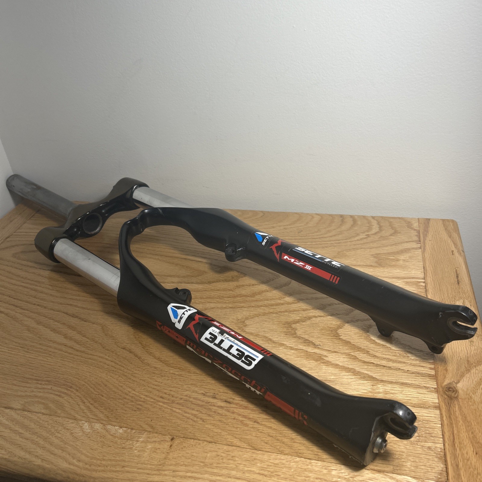 MARZOCCHI MZ III BICYCLE 1 1/8″ THREADLESS 26″ WHEEL SUSPENSION FORK